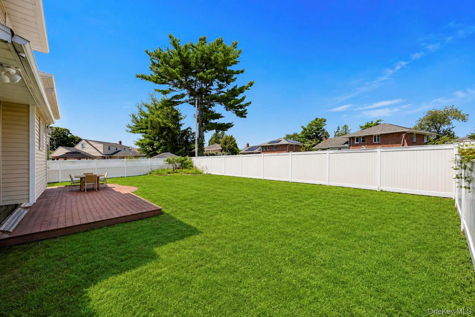 Single Family Balsam Drive Nassau County, NY 11801, MLS-1034569-28