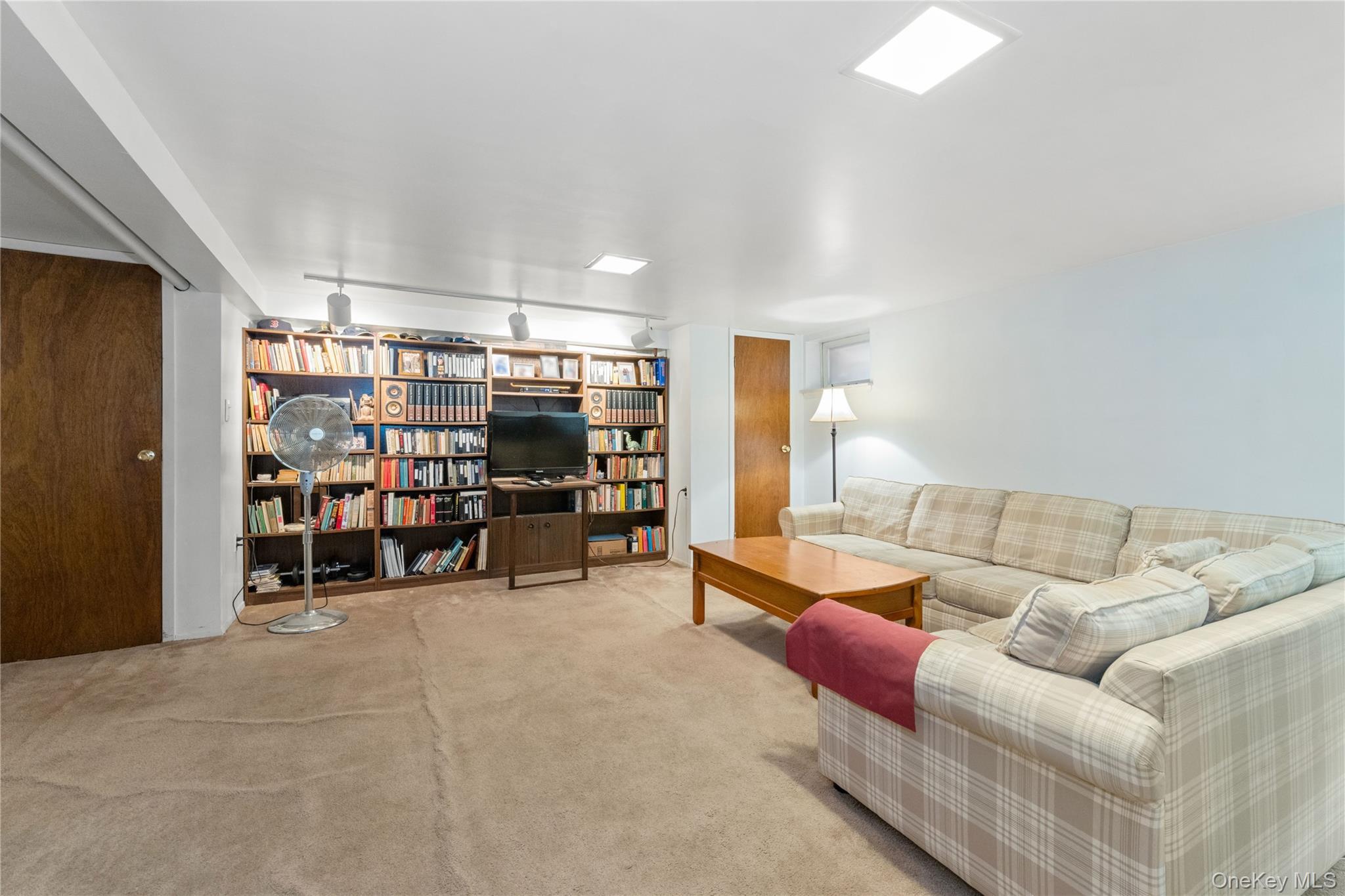 Single Family 74th Avenue  Queens, NY 11366, MLS-1034581-16