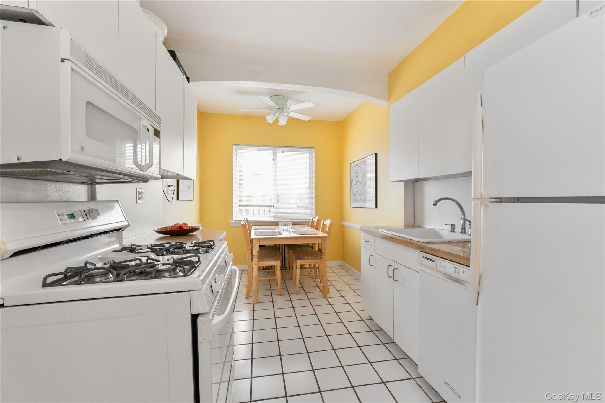 Single Family 74th Avenue  Queens, NY 11366, MLS-1034581-6