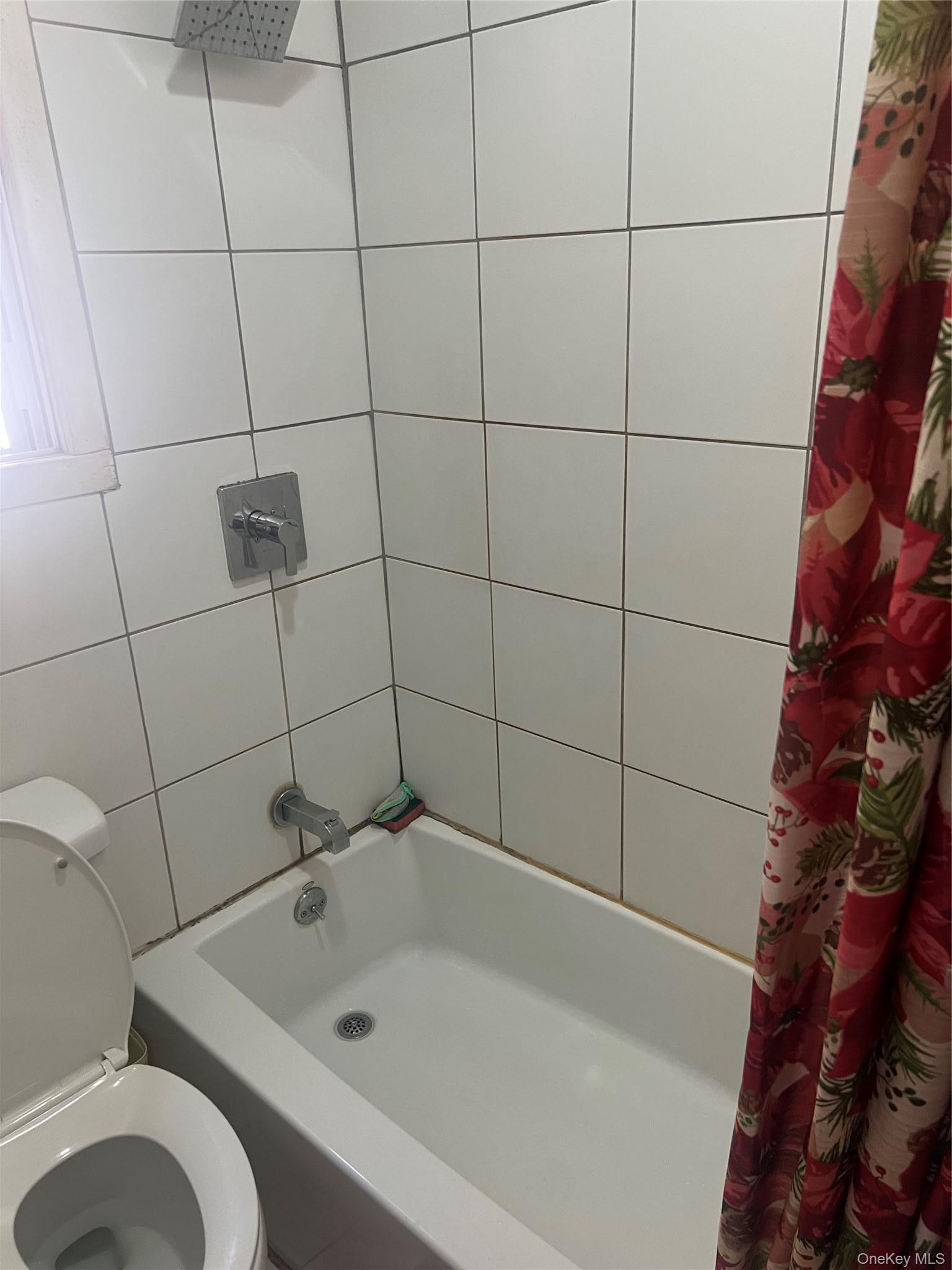 Single Family Saint Lawrence Avenue Bronx, NY 10472, MLS-1034582-11