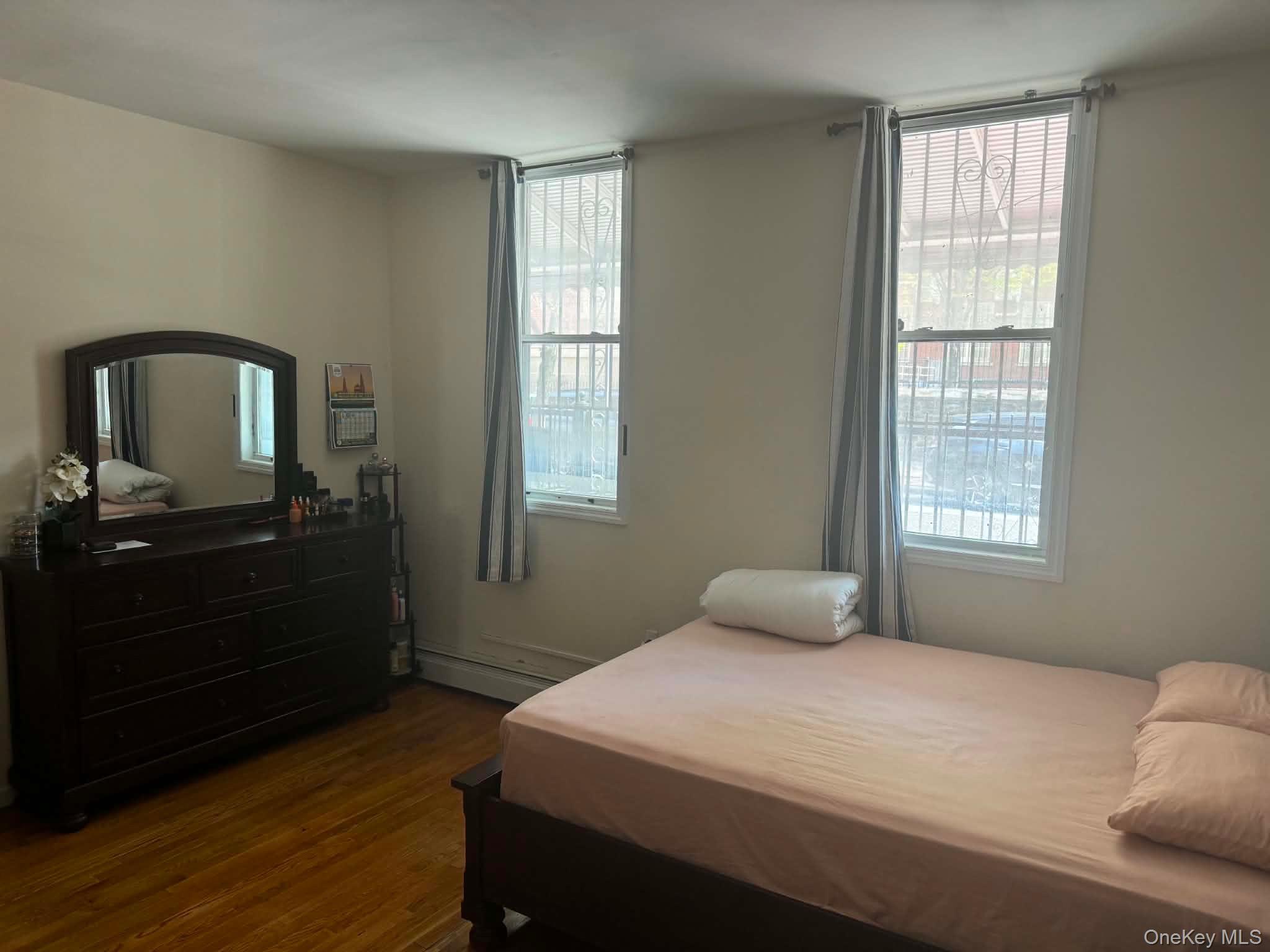 Single Family Saint Lawrence Avenue Bronx, NY 10472, MLS-1034582-13