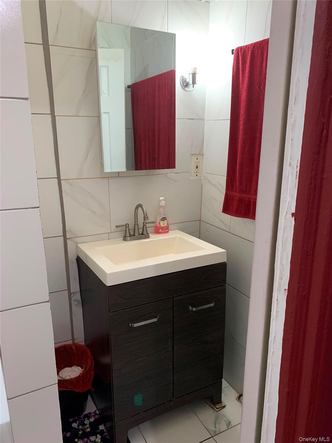 Single Family Saint Lawrence Avenue Bronx, NY 10472, MLS-1034582-16