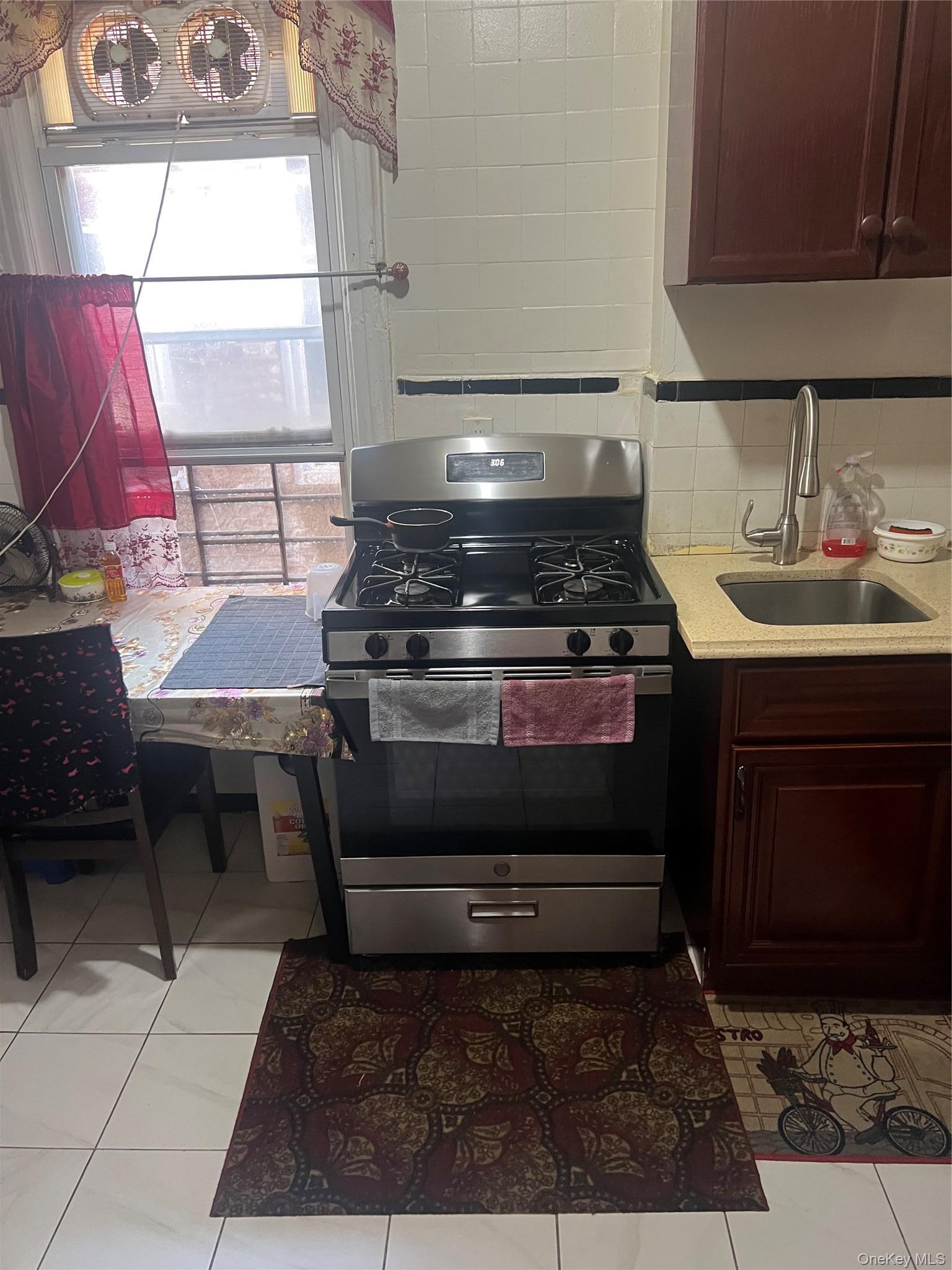 Single Family Saint Lawrence Avenue Bronx, NY 10472, MLS-1034582-7