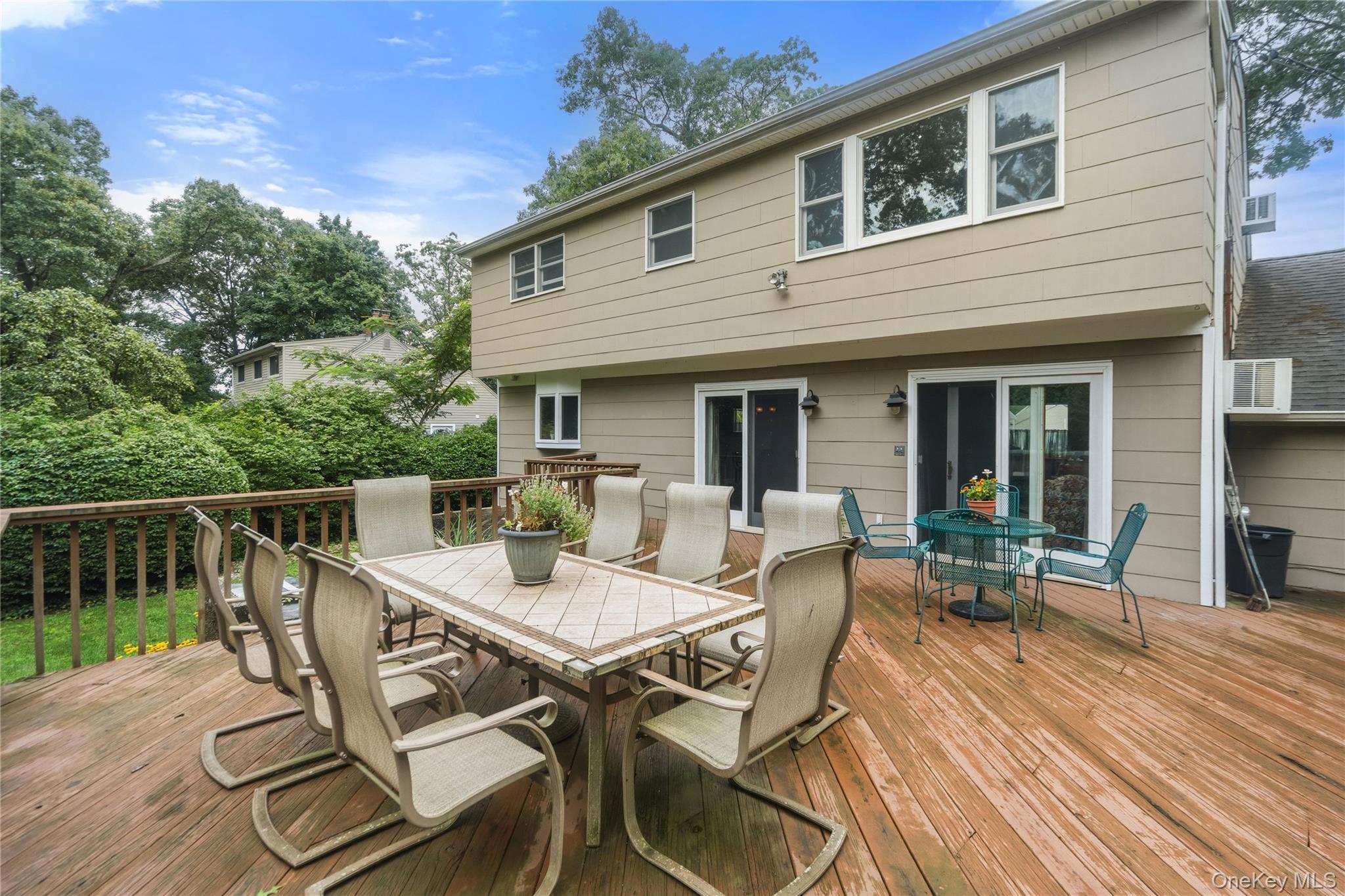 Single Family Eastwood Drive  Suffolk County, NY 11703, MLS-1034598-28