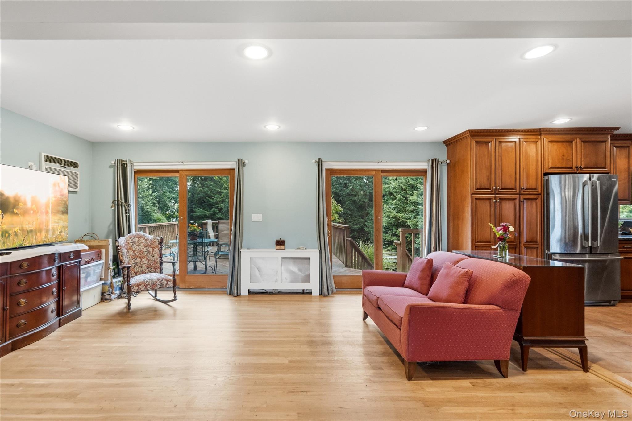 Single Family Eastwood Drive  Suffolk County, NY 11703, MLS-1034598-7