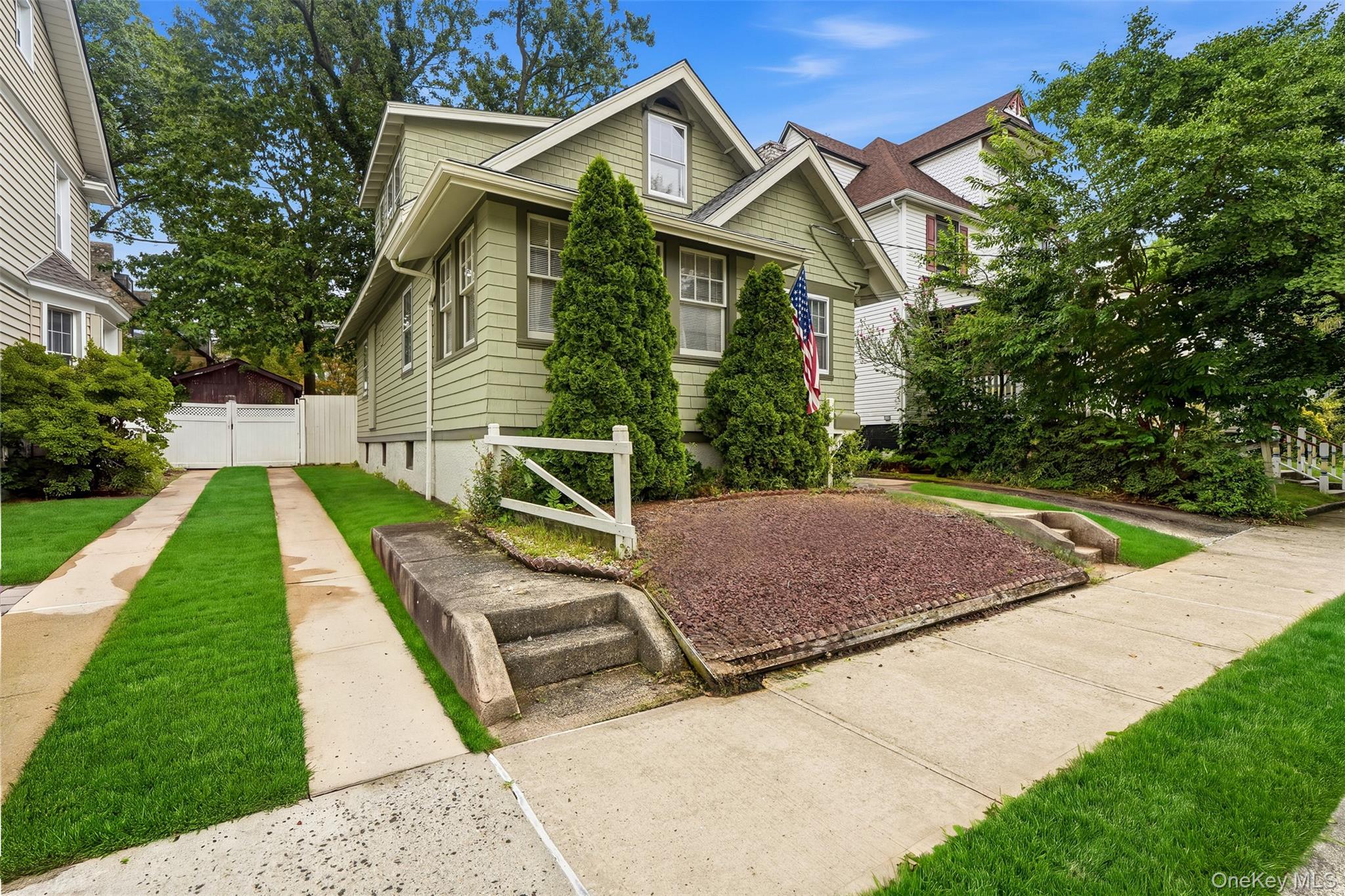 Single Family Demorest Avenue  Staten Island, NY 10314, MLS-1034610-2