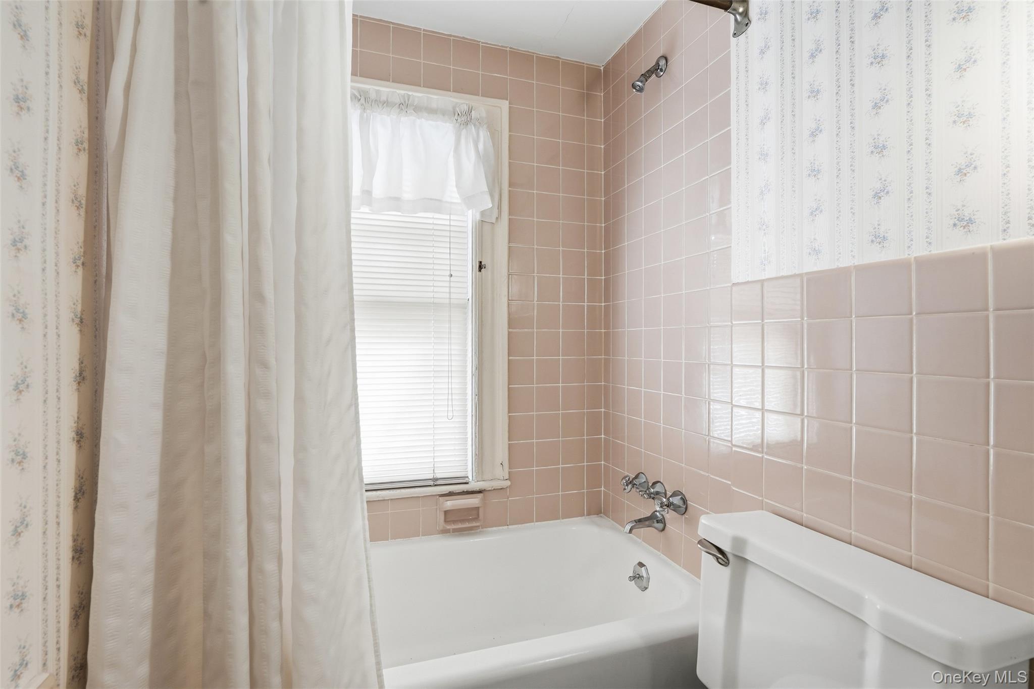 Single Family Demorest Avenue  Staten Island, NY 10314, MLS-1034610-32
