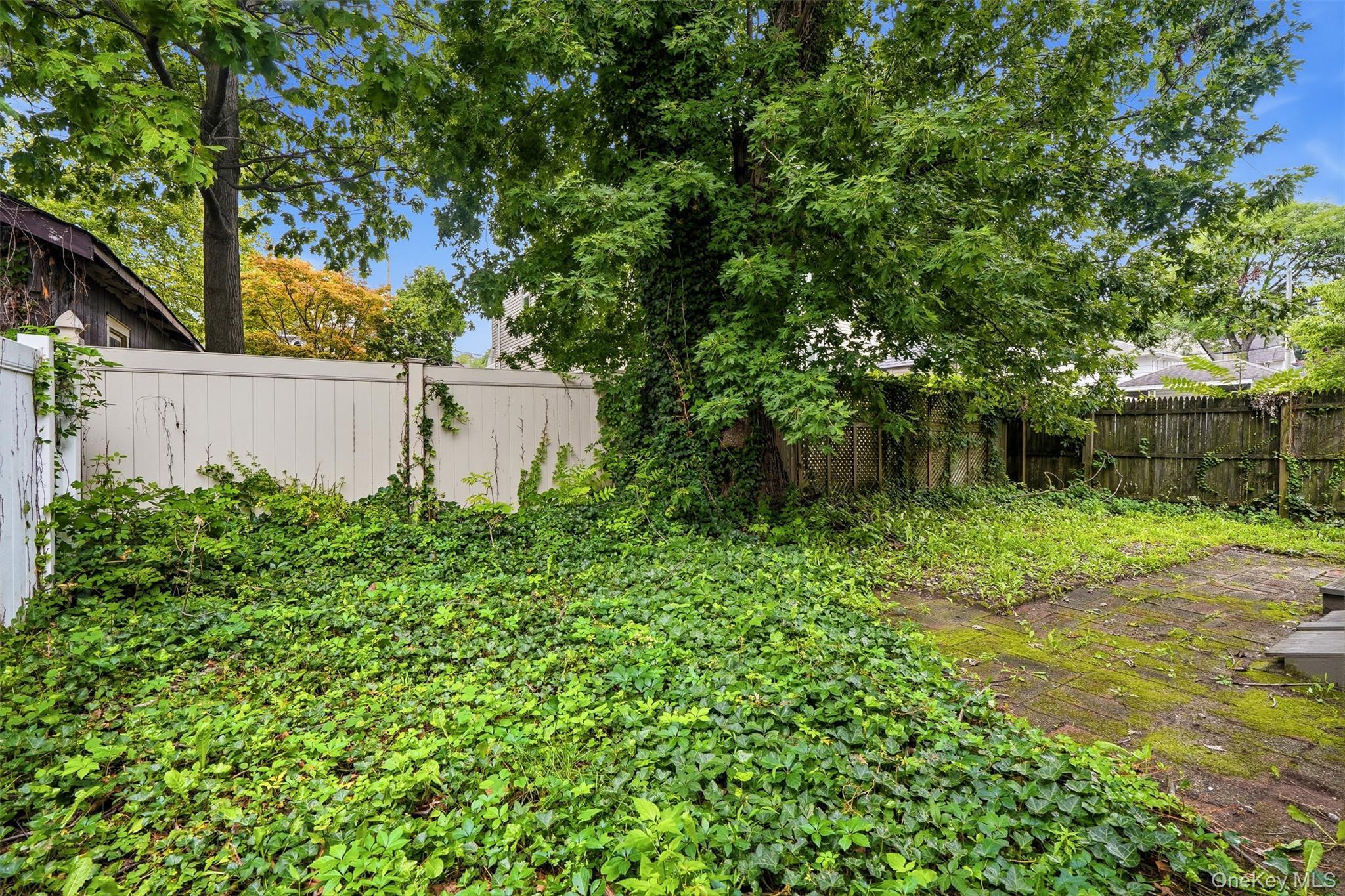 Single Family Demorest Avenue  Staten Island, NY 10314, MLS-1034610-40