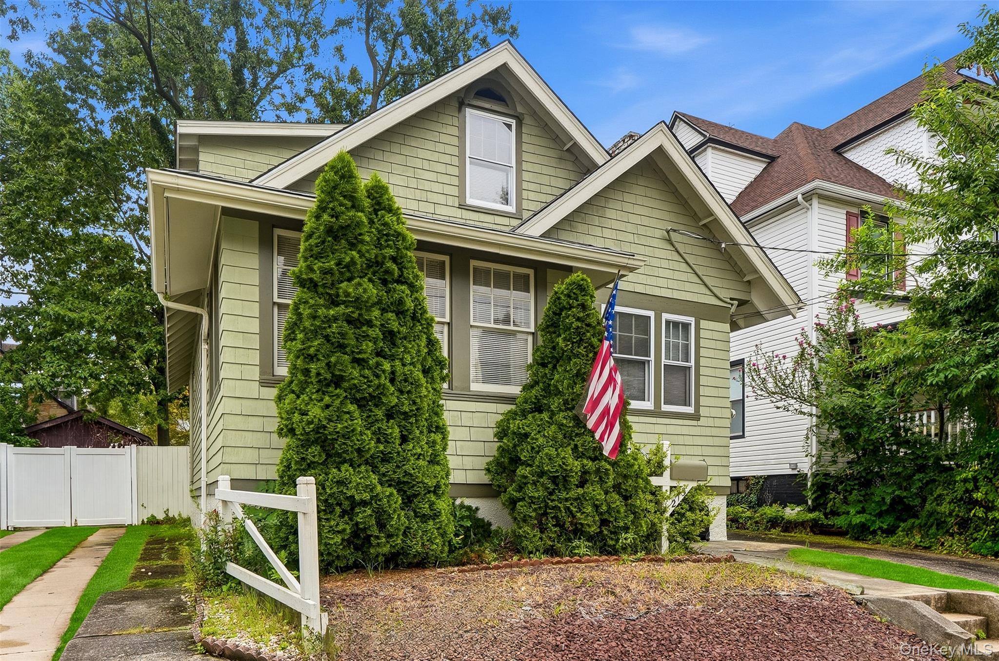 Single Family Demorest Avenue  Staten Island, NY 10314, MLS-1034610-5
