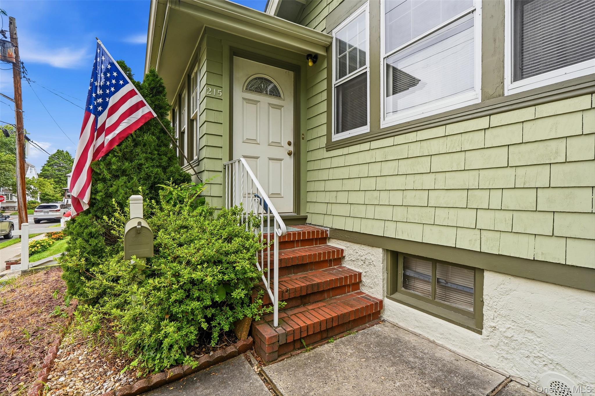 Single Family Demorest Avenue  Staten Island, NY 10314, MLS-1034610-7