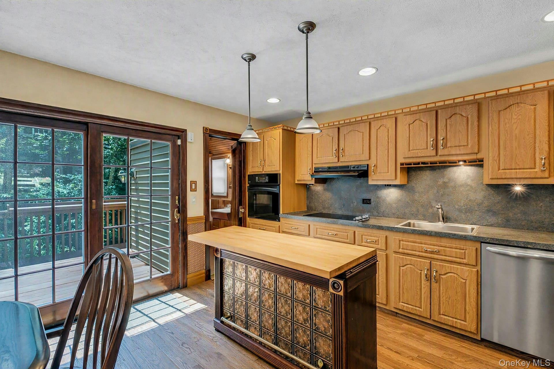 Single Family Columbine Avenue N Suffolk County, NY 11946, MLS-1034637-20