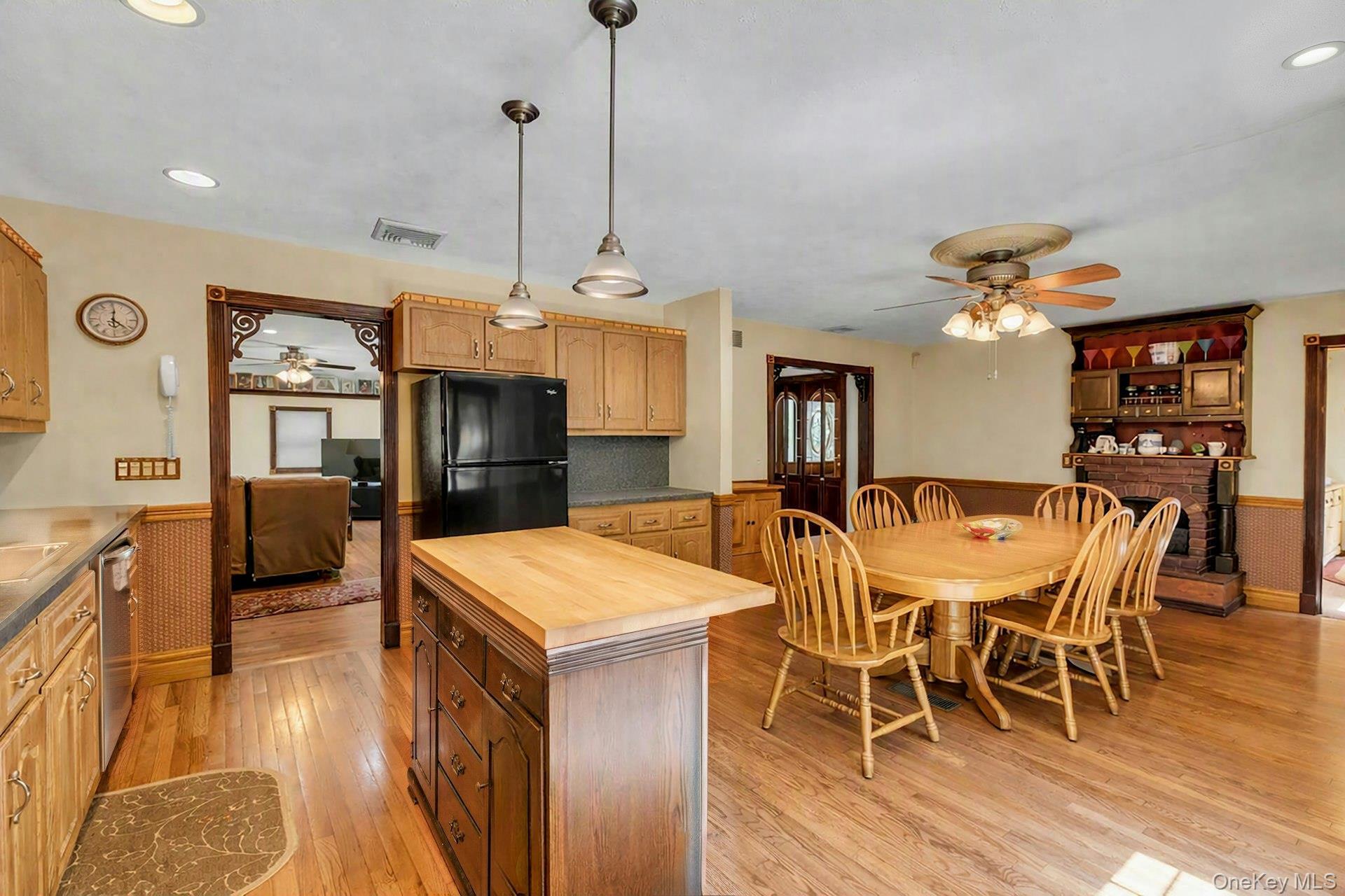Single Family Columbine Avenue N Suffolk County, NY 11946, MLS-1034637-22