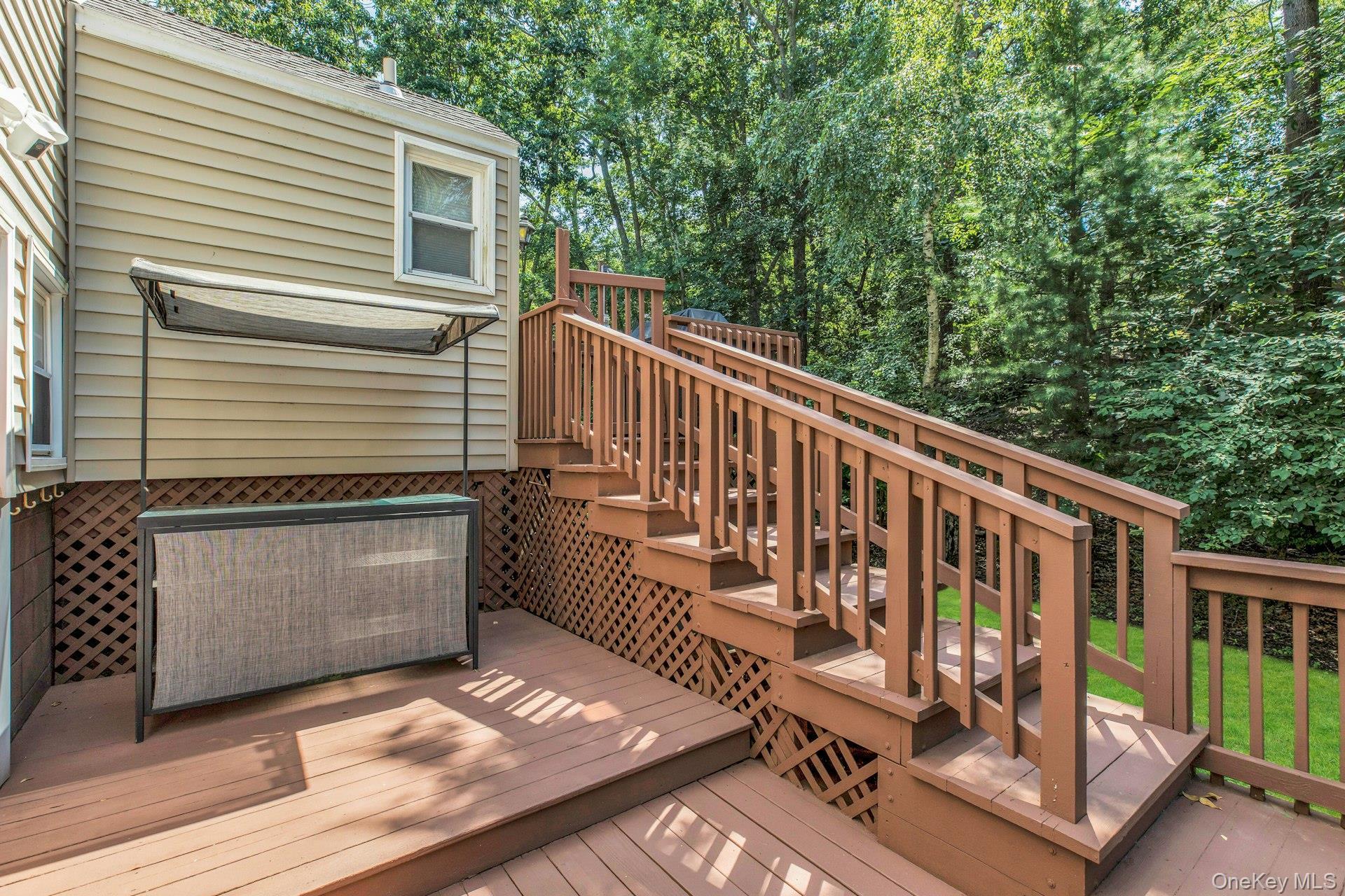 Single Family Columbine Avenue N Suffolk County, NY 11946, MLS-1034637-26