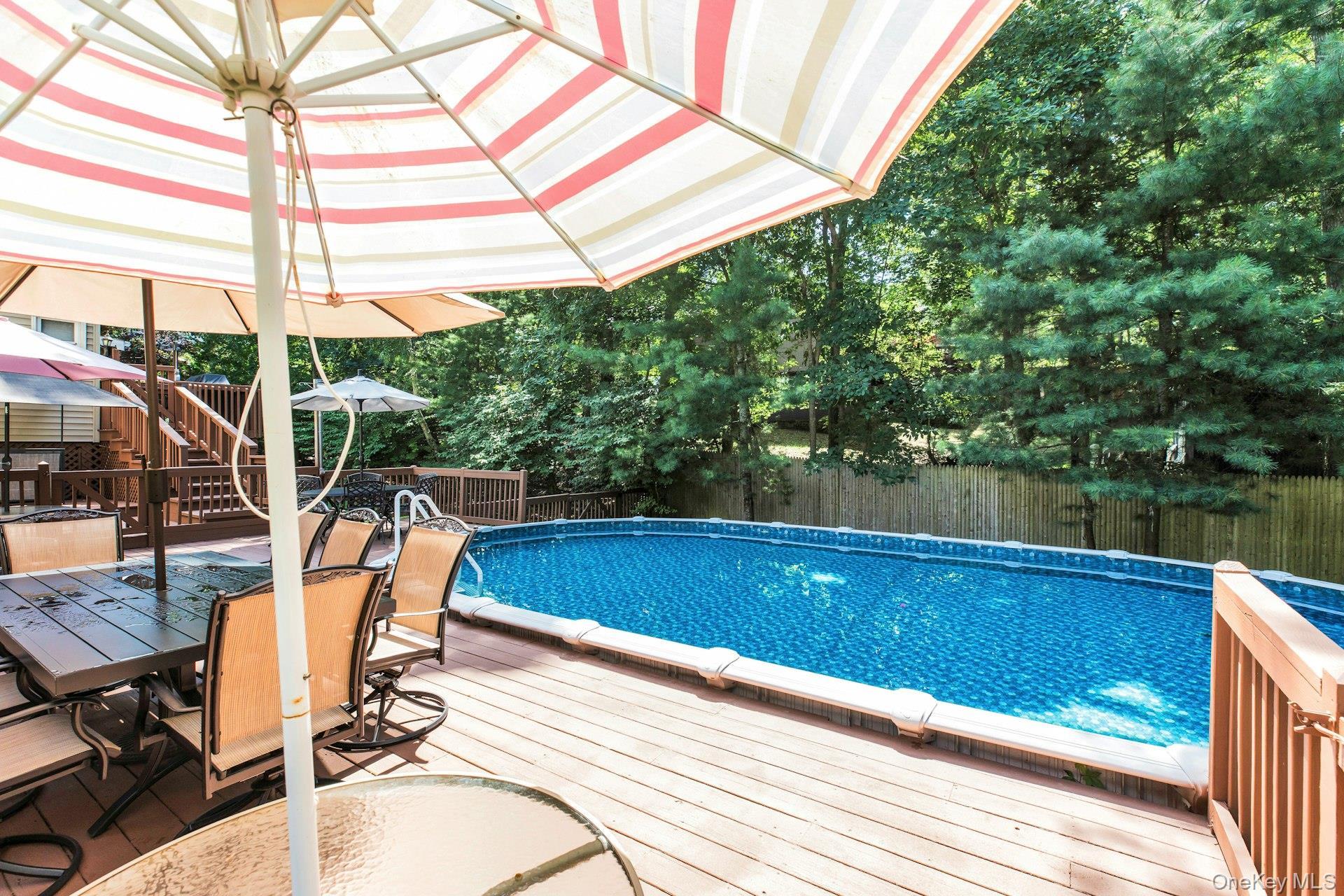 Single Family Columbine Avenue N Suffolk County, NY 11946, MLS-1034637-27