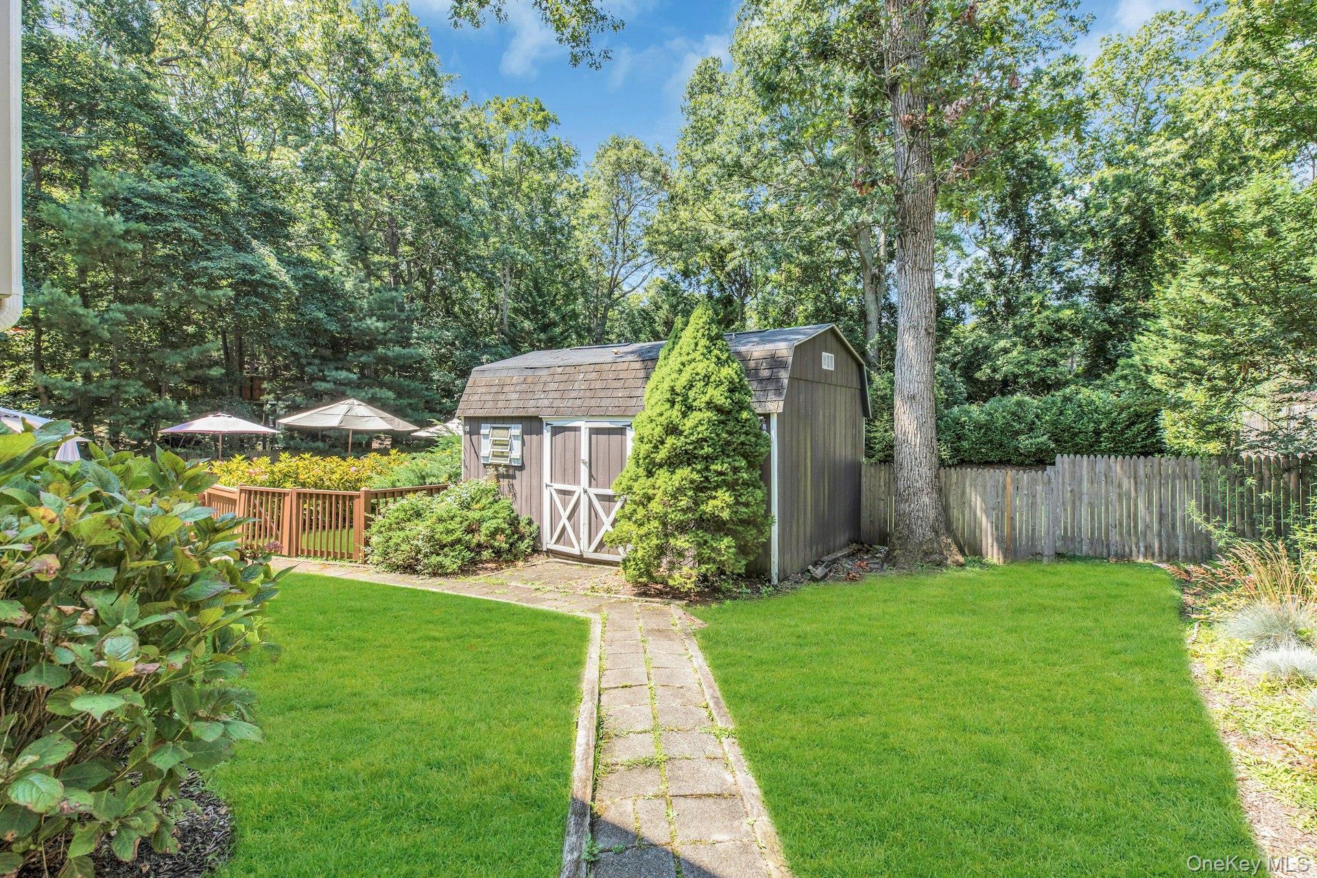 Single Family Columbine Avenue N Suffolk County, NY 11946, MLS-1034637-32