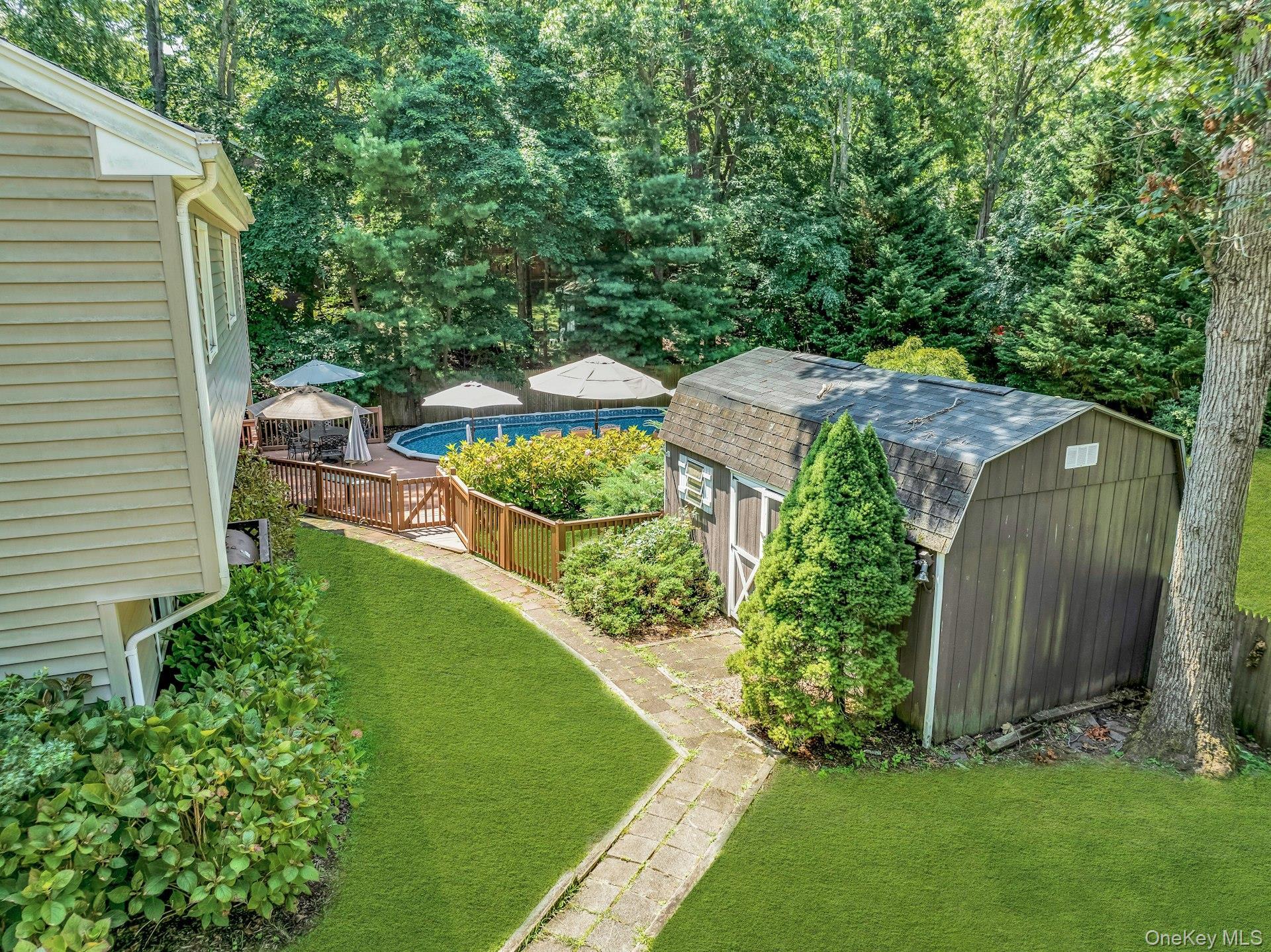 Single Family Columbine Avenue N Suffolk County, NY 11946, MLS-1034637-33