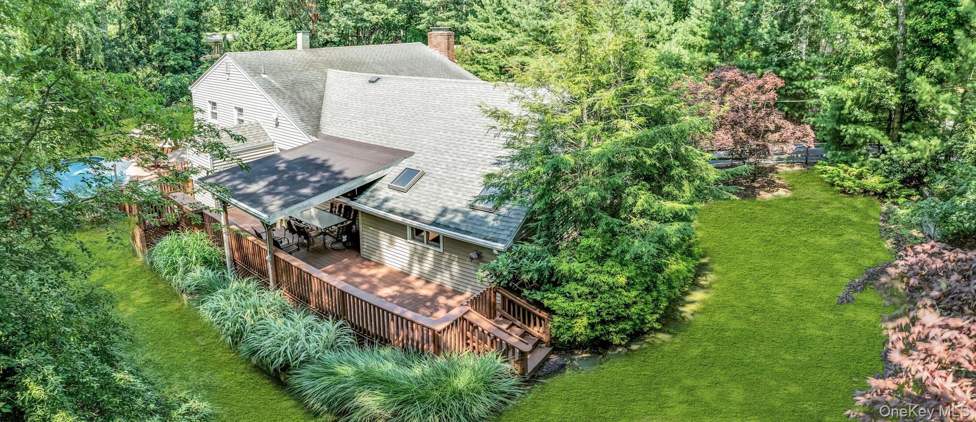 Single Family Columbine Avenue N Suffolk County, NY 11946, MLS-1034637-35