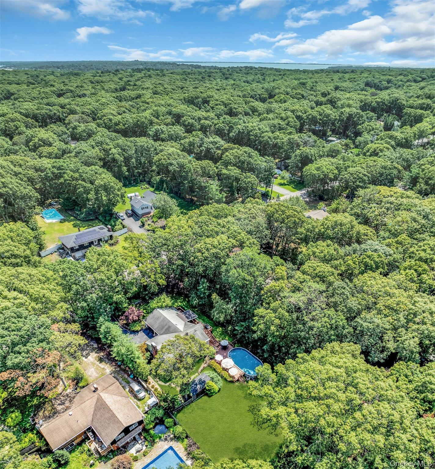 Single Family Columbine Avenue N  Suffolk County, NY 11946, MLS-1034637-40