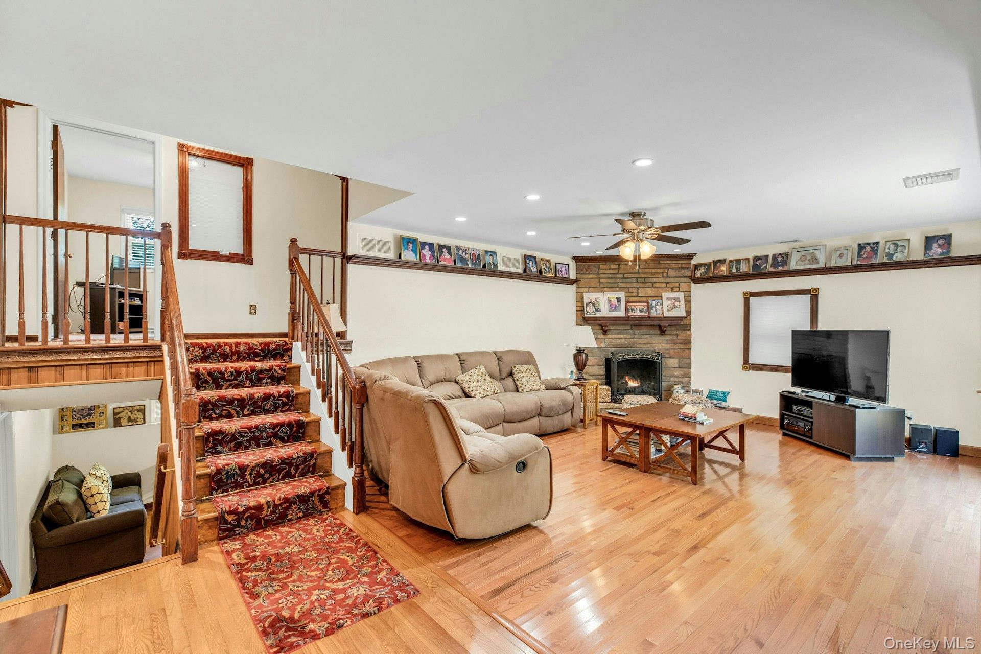 Single Family Columbine Avenue N Suffolk County, NY 11946, MLS-1034637-5