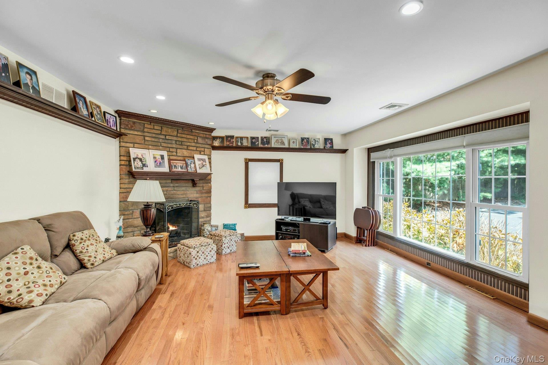 Single Family Columbine Avenue N Suffolk County, NY 11946, MLS-1034637-7