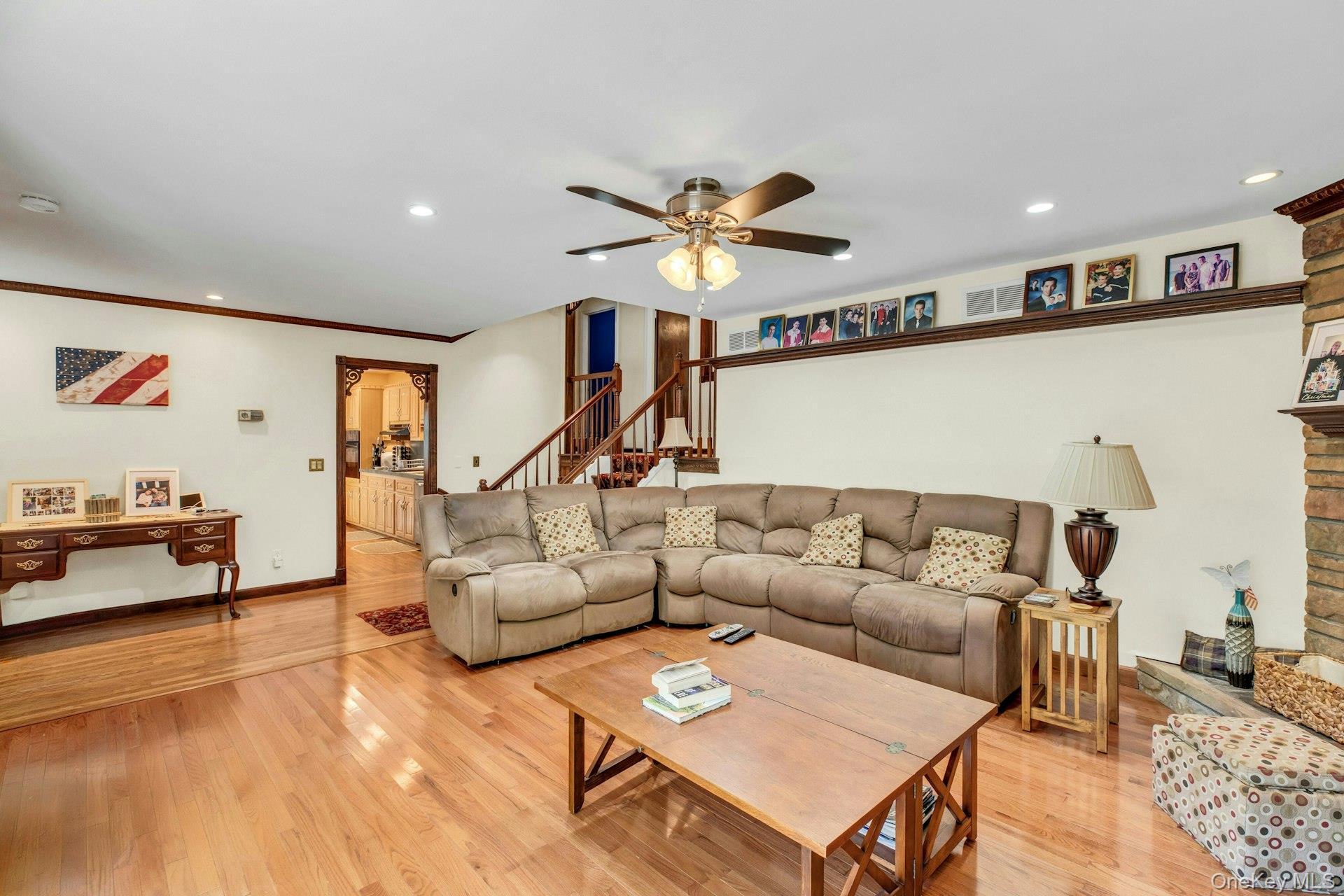 Single Family Columbine Avenue N Suffolk County, NY 11946, MLS-1034637-8