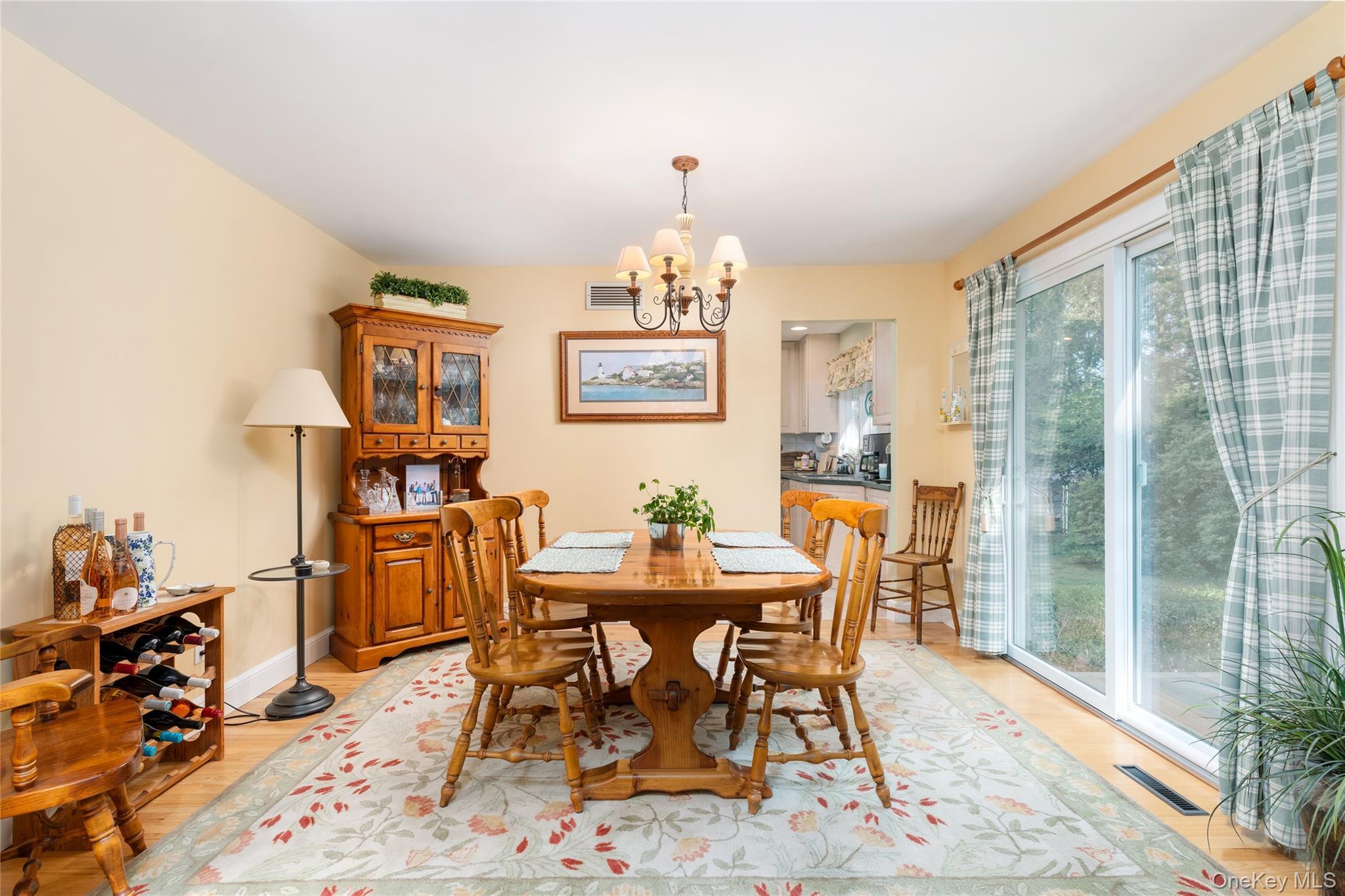 Single Family Bay Avenue W Suffolk County, NY 11946, MLS-1034640-11