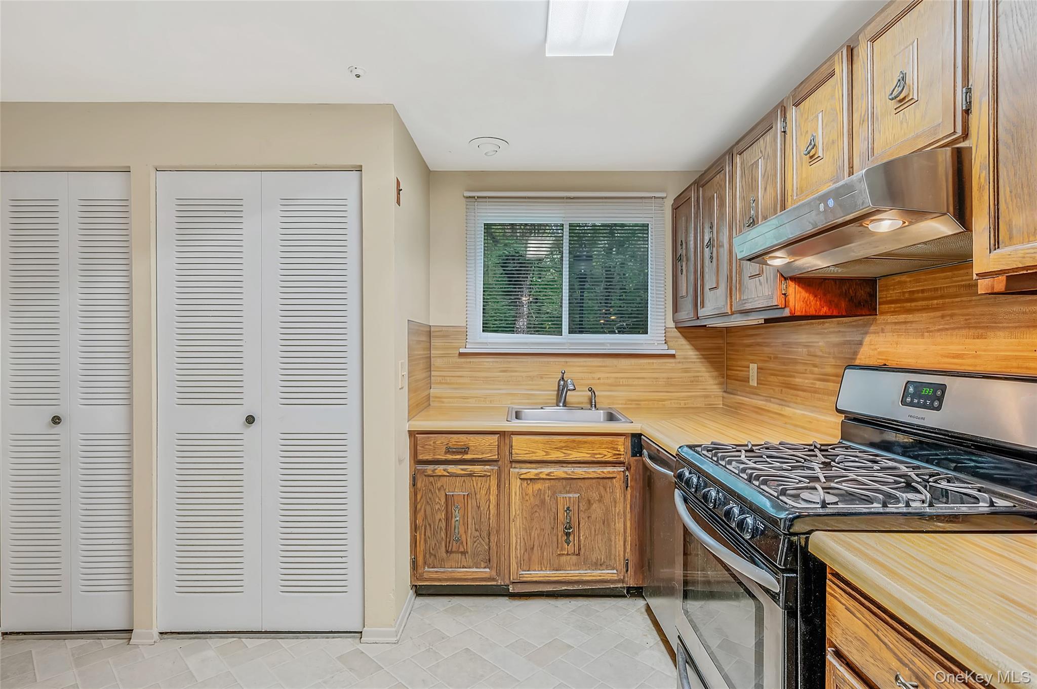 Single Family Birchwood Road  Suffolk County, NY 11763, MLS-1034641-7