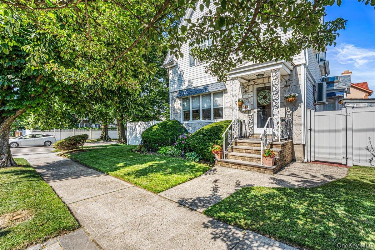 Single Family 149th Street  Queens, NY 11357, MLS-1034648-2