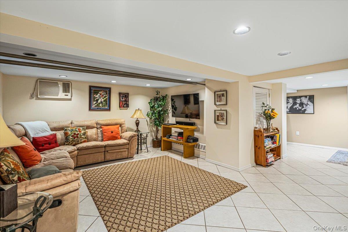 Single Family 149th Street  Queens, NY 11357, MLS-1034648-20