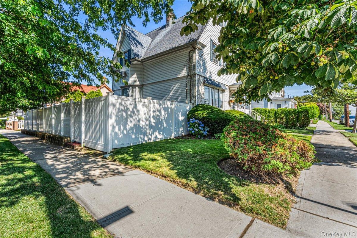 Single Family 149th Street  Queens, NY 11357, MLS-1034648-5