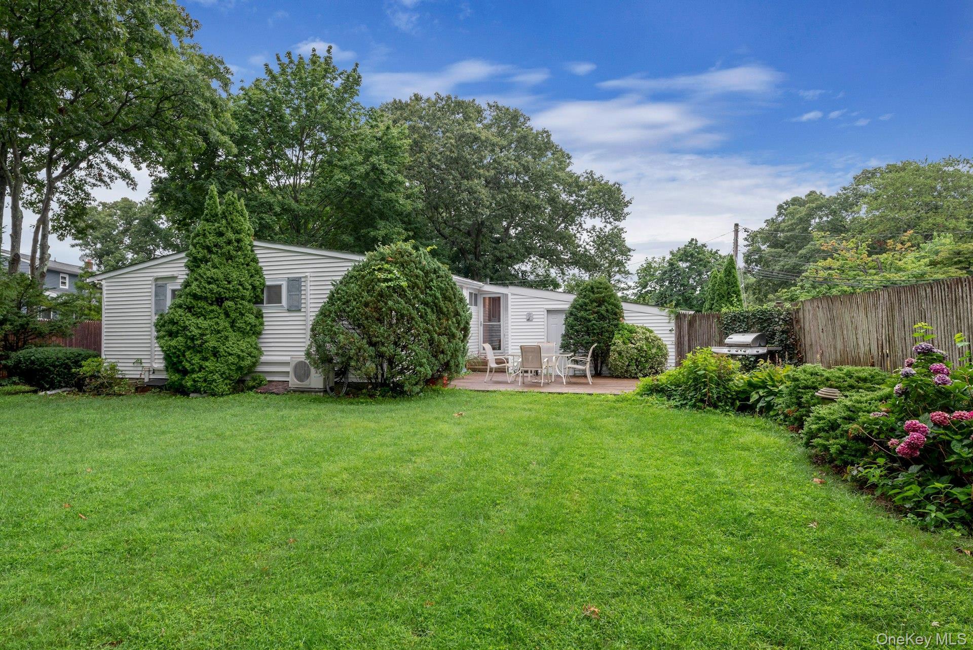 Single Family Crestwood Lane Suffolk County, NY 11779, MLS-1034658-24