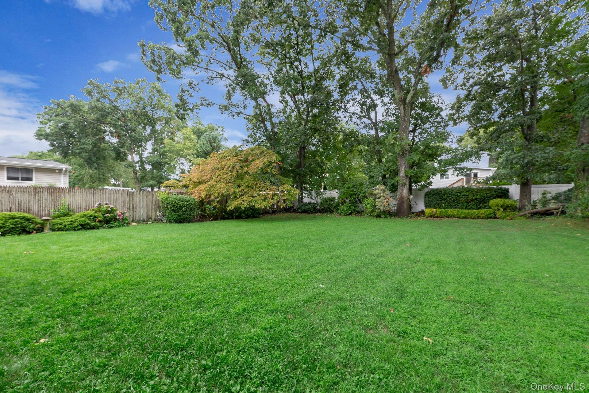 Single Family Crestwood Lane  Suffolk County, NY 11779, MLS-1034658-26