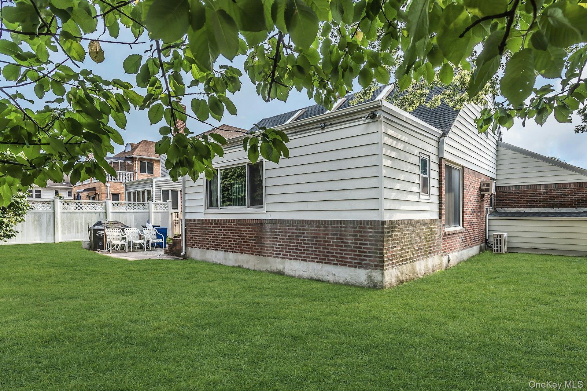 Single Family 213th Street Queens, NY 11364, MLS-1034705-11