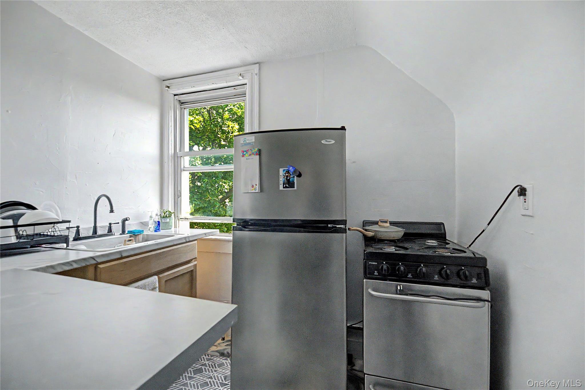 Single Family Crescent Place  Westchester County, NY 10704, MLS-1034742-11
