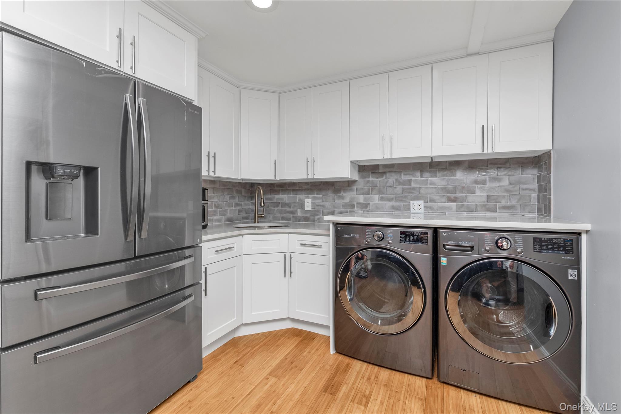 Single Family Valley Lane E  Nassau County, NY 11581, MLS-1034750-16