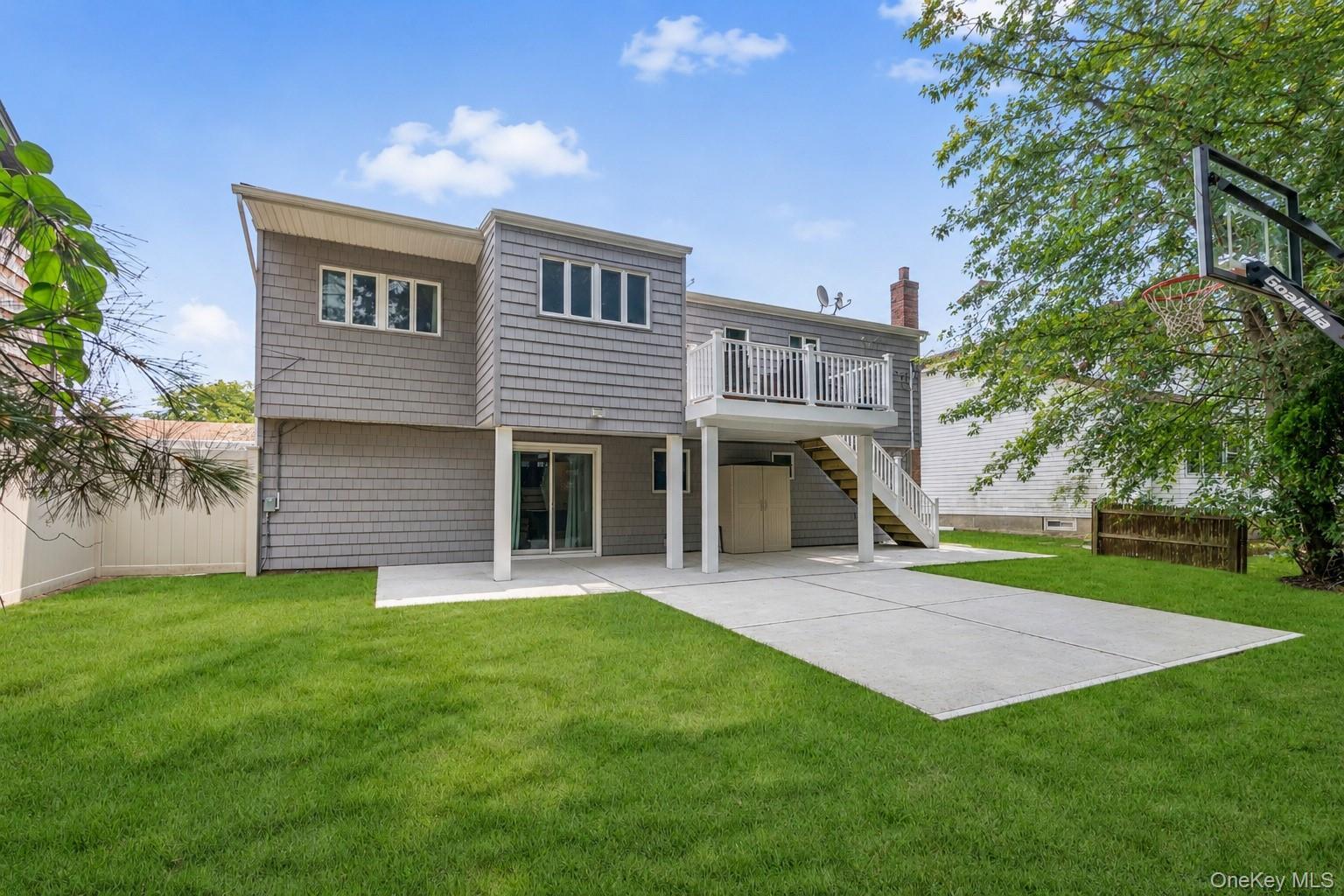 Single Family Valley Lane E  Nassau County, NY 11581, MLS-1034750-22