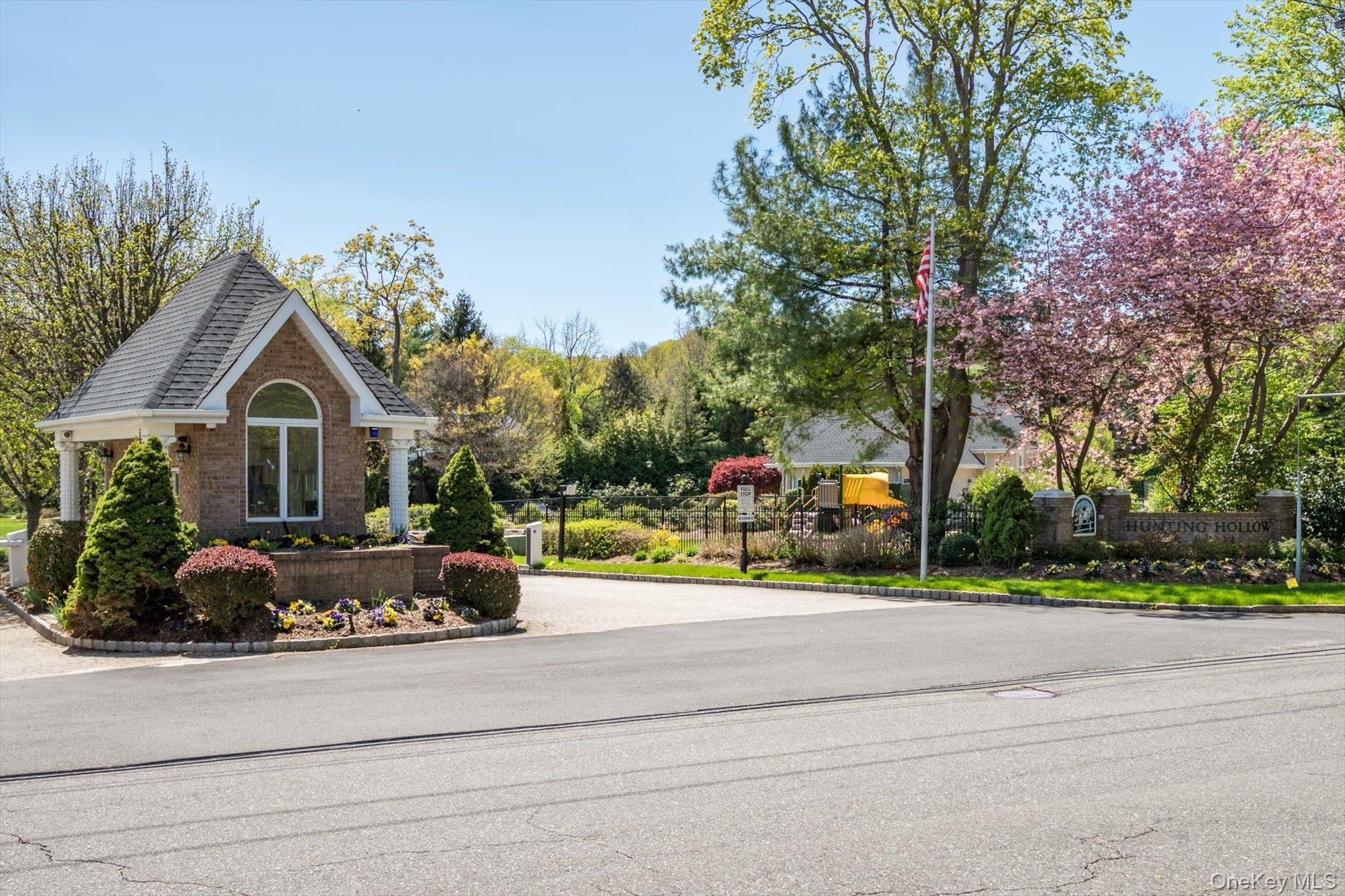 Single Family Fox Hollow Court Suffolk County, NY 11746, MLS-1034755-40