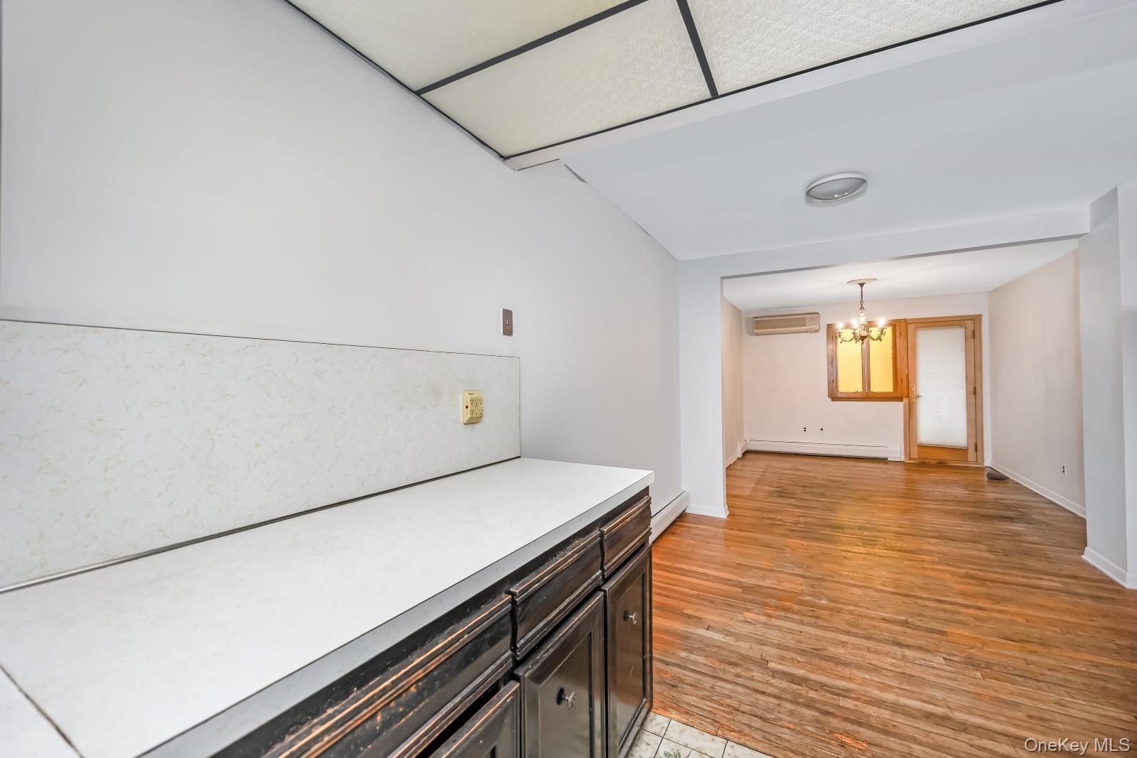 Single Family 75th Street Queens, NY 11379, MLS-1034758-17