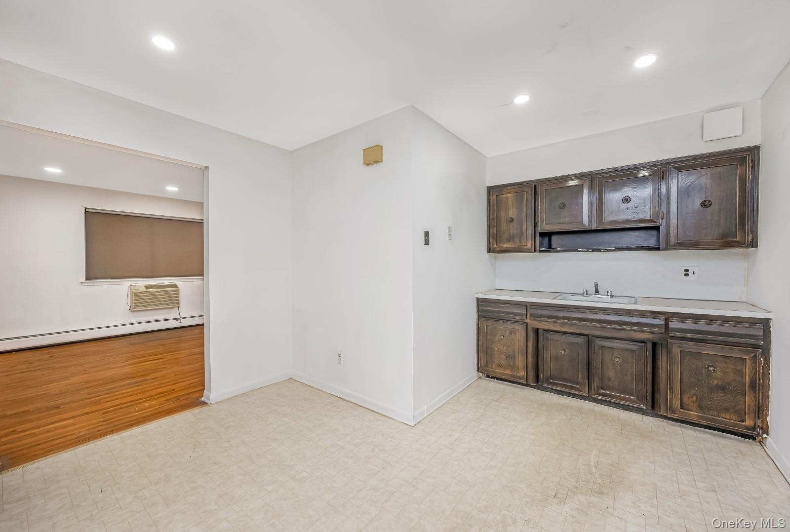 Single Family 75th Street Queens, NY 11379, MLS-1034758-3