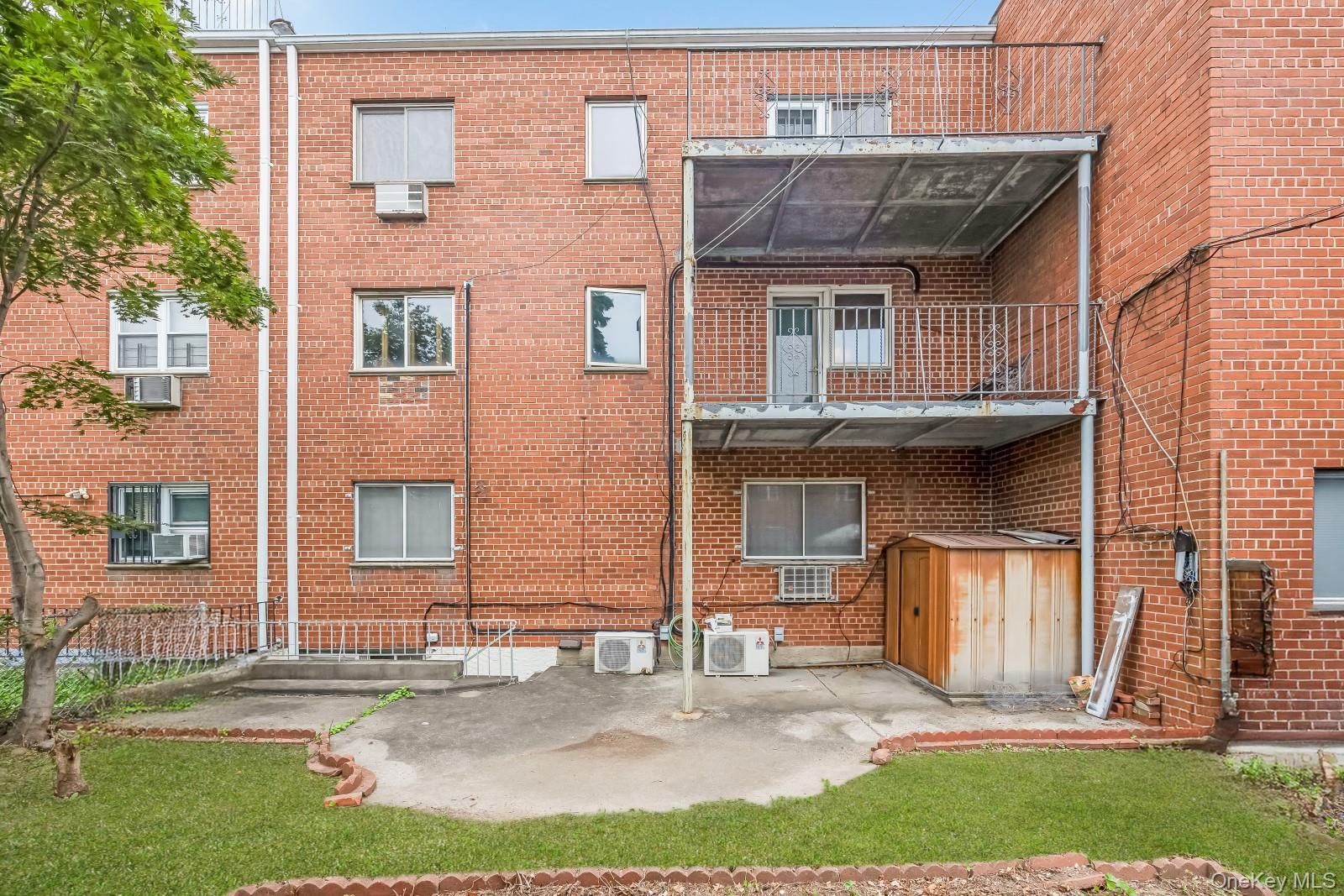 Single Family 75th Street  Queens, NY 11379, MLS-1034758-50