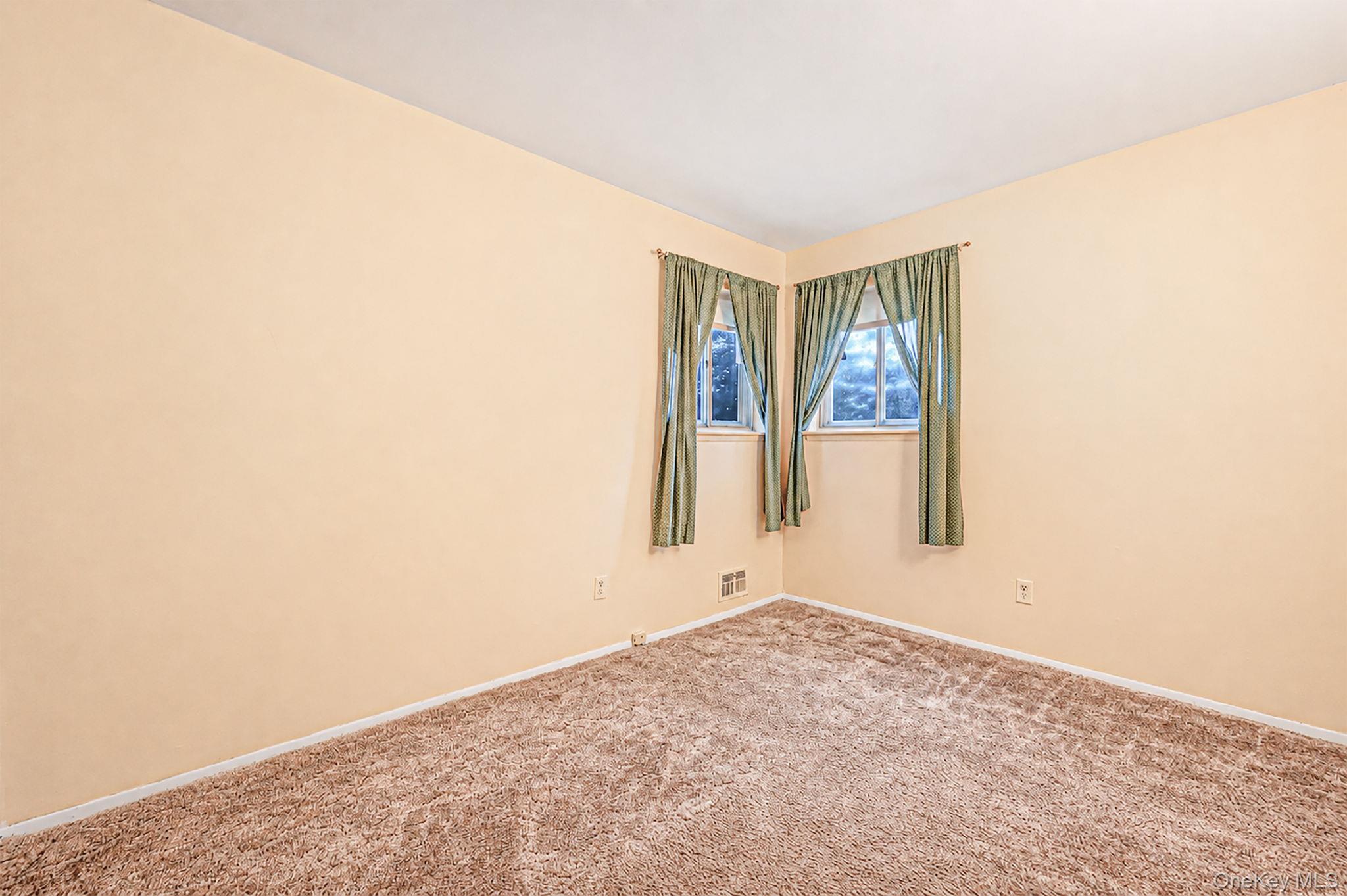 Single Family Falcon Avenue Suffolk County, NY 11763, MLS-1034794-12