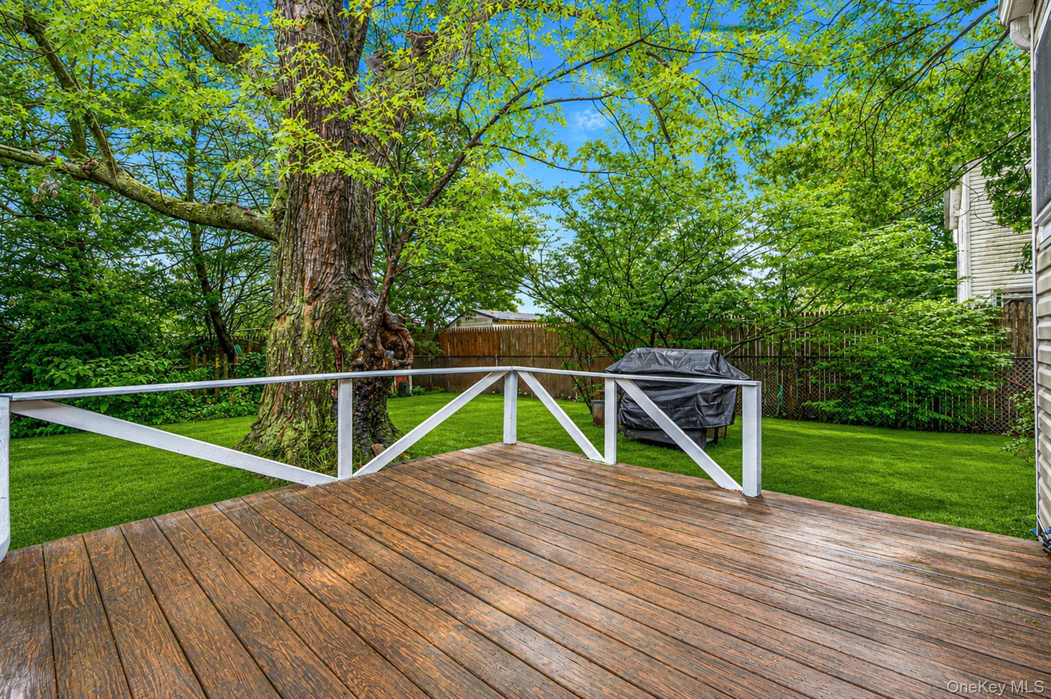 Single Family Falcon Avenue Suffolk County, NY 11763, MLS-1034794-15