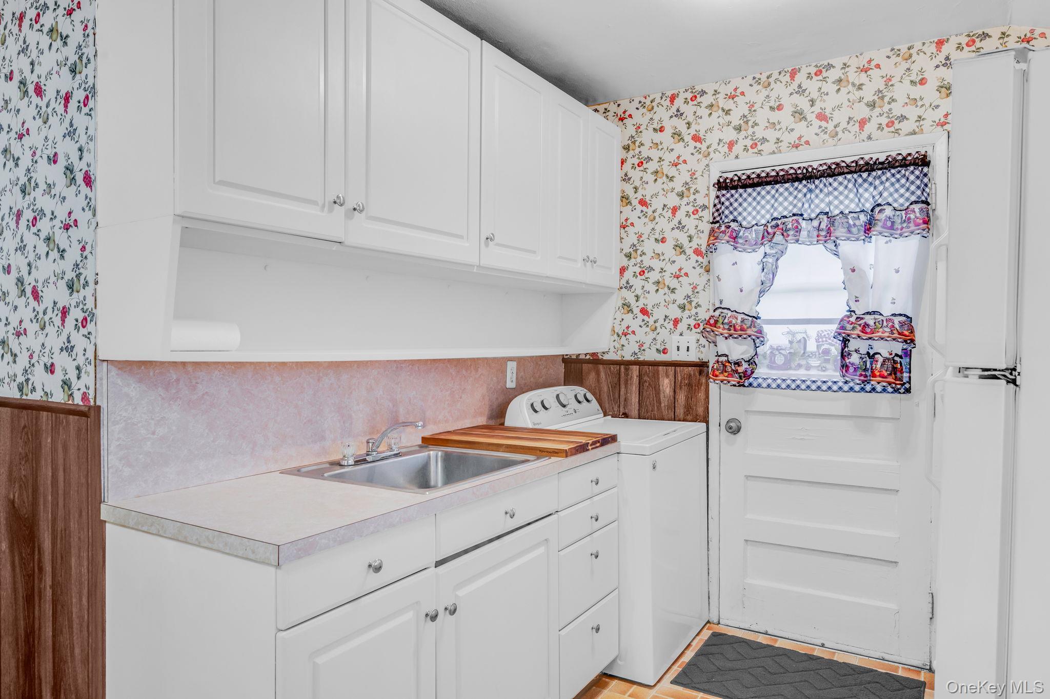 Single Family Falcon Avenue Suffolk County, NY 11763, MLS-1034794-3