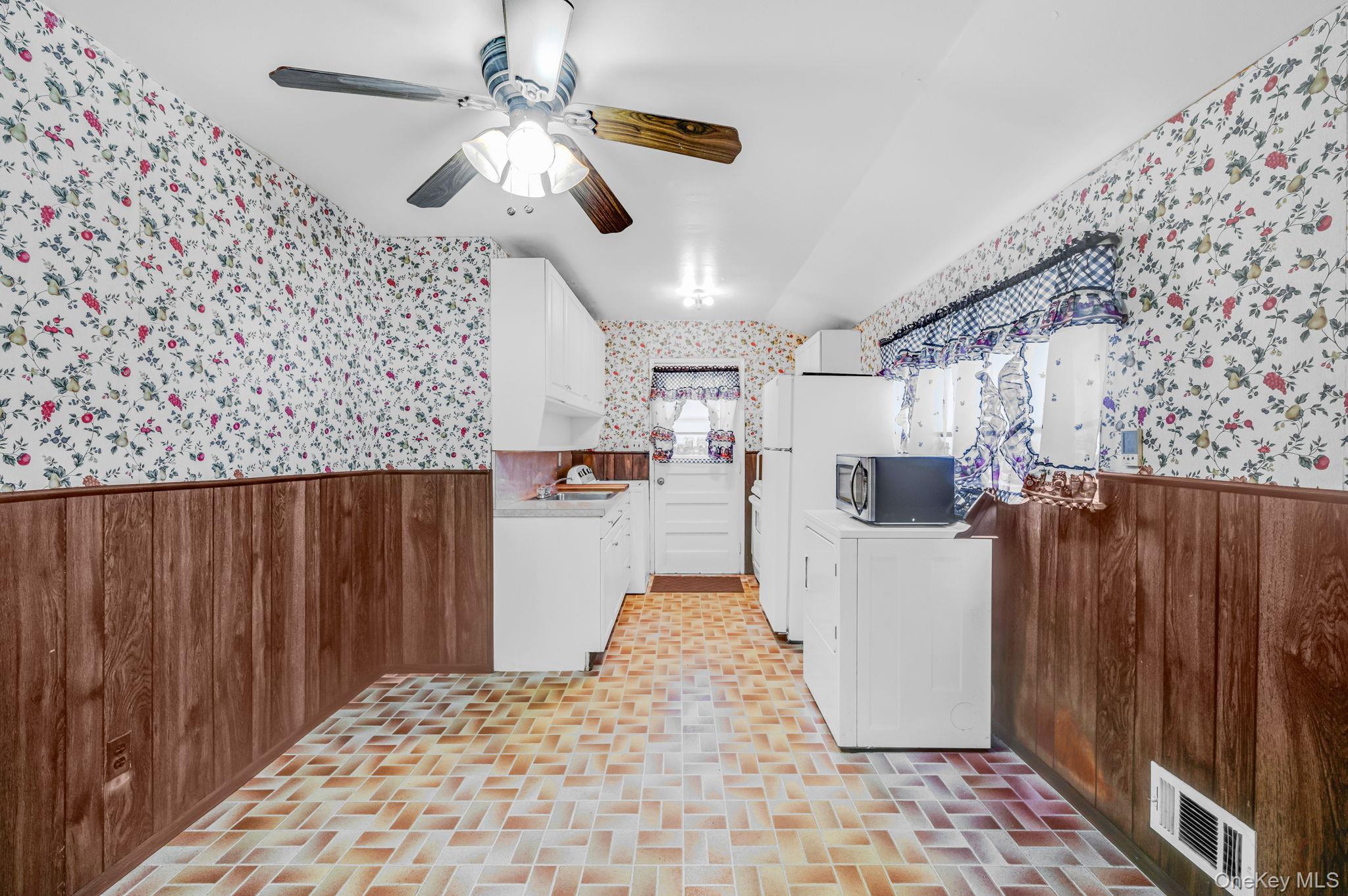 Single Family Falcon Avenue Suffolk County, NY 11763, MLS-1034794-4