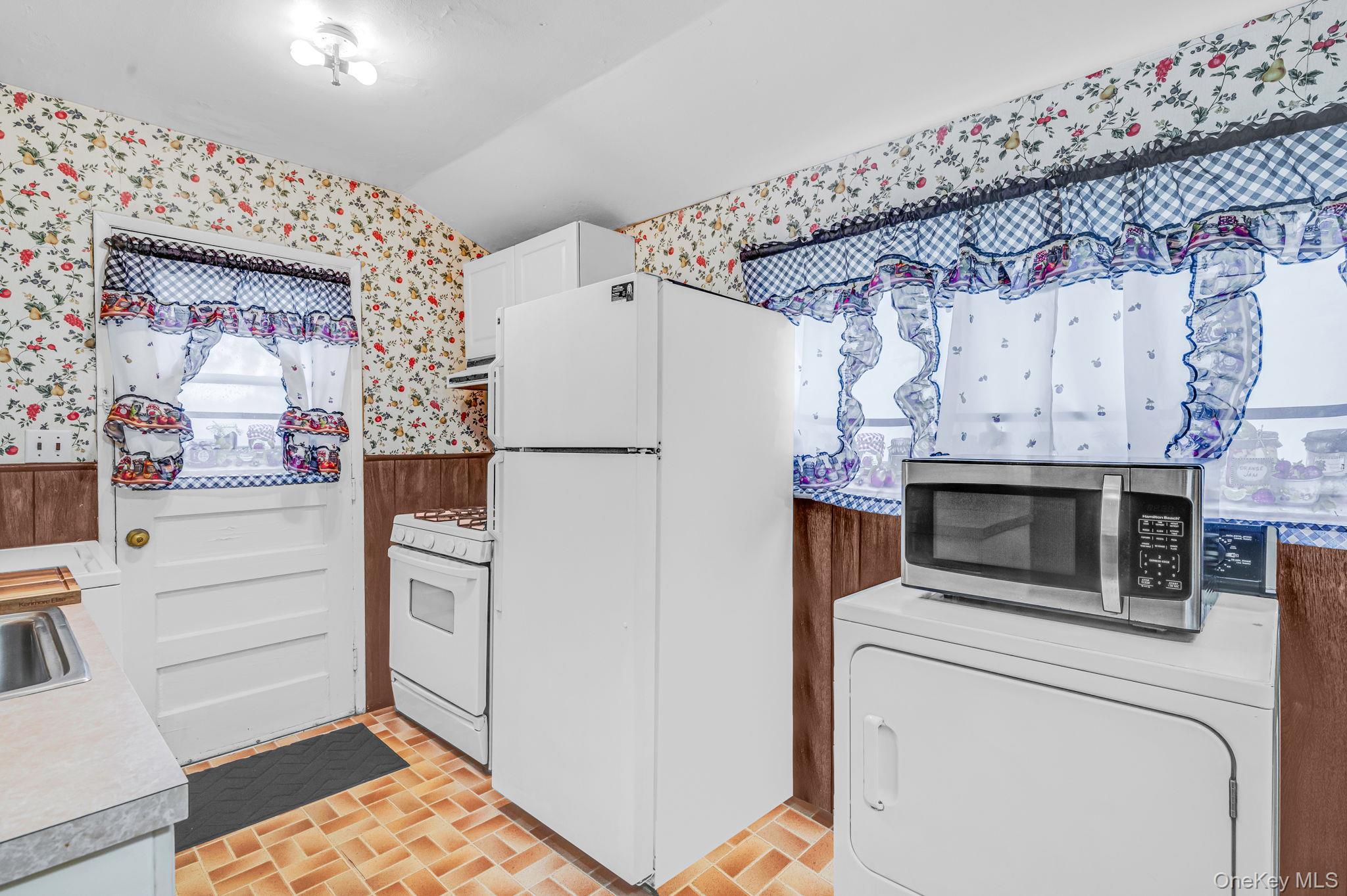 Single Family Falcon Avenue Suffolk County, NY 11763, MLS-1034794-5