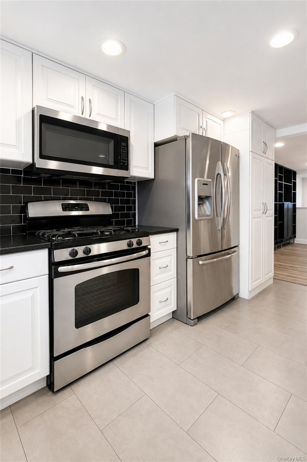 Single Family 25th Road Queens, NY 11102, MLS-1034812-4