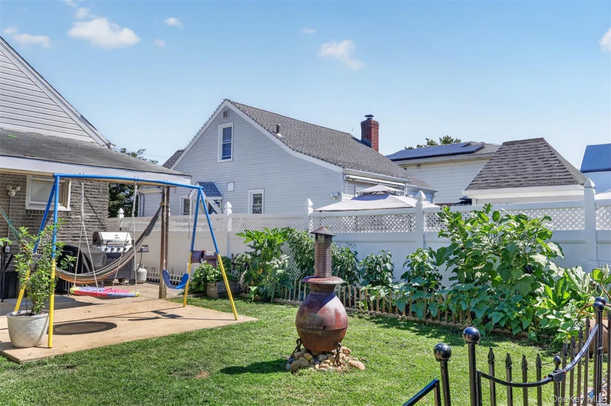 Single Family Phoebe Street Nassau County, NY 11010, MLS-1034827-16