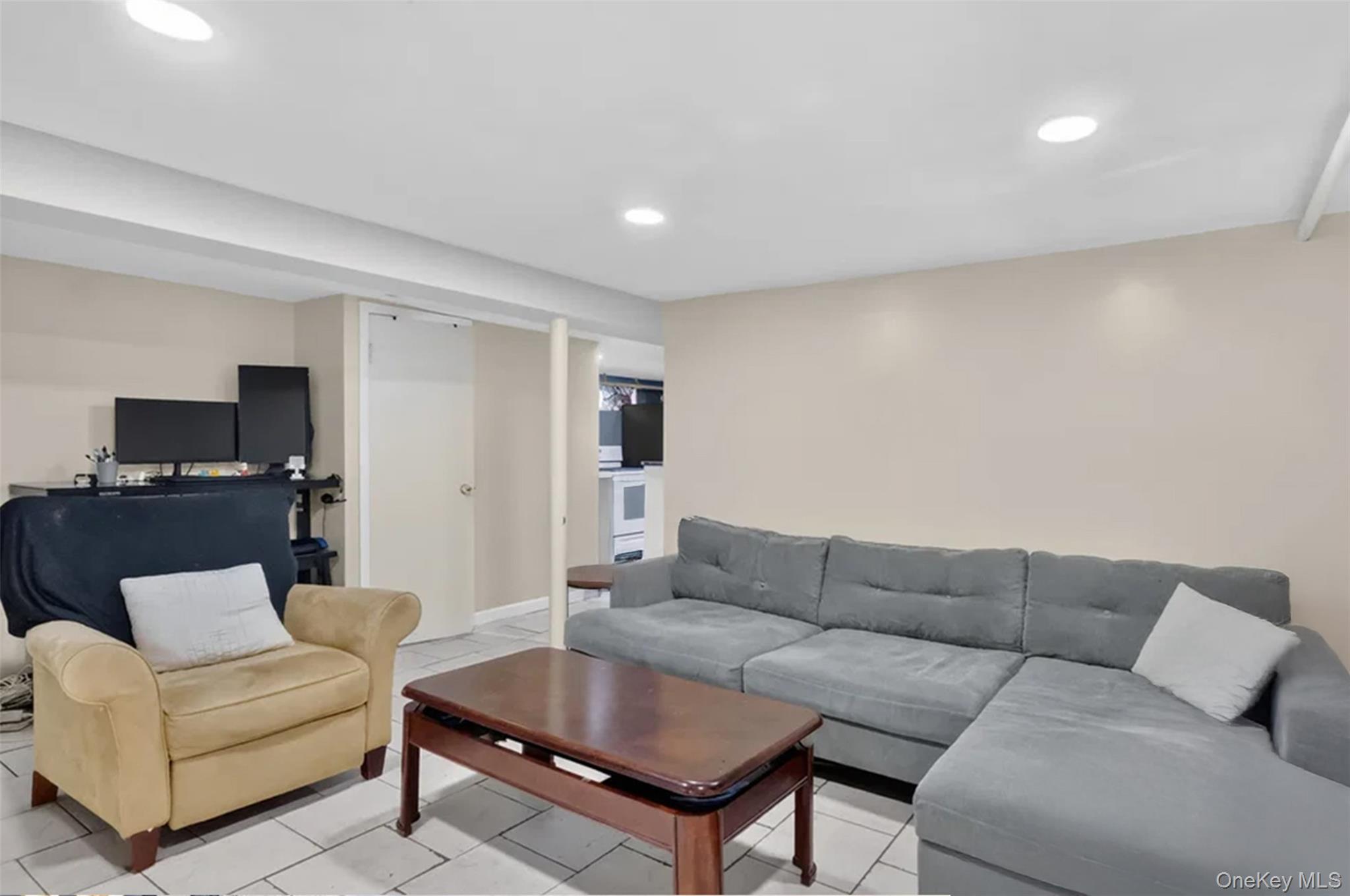 Single Family Phoebe Street Nassau County, NY 11010, MLS-1034827-20
