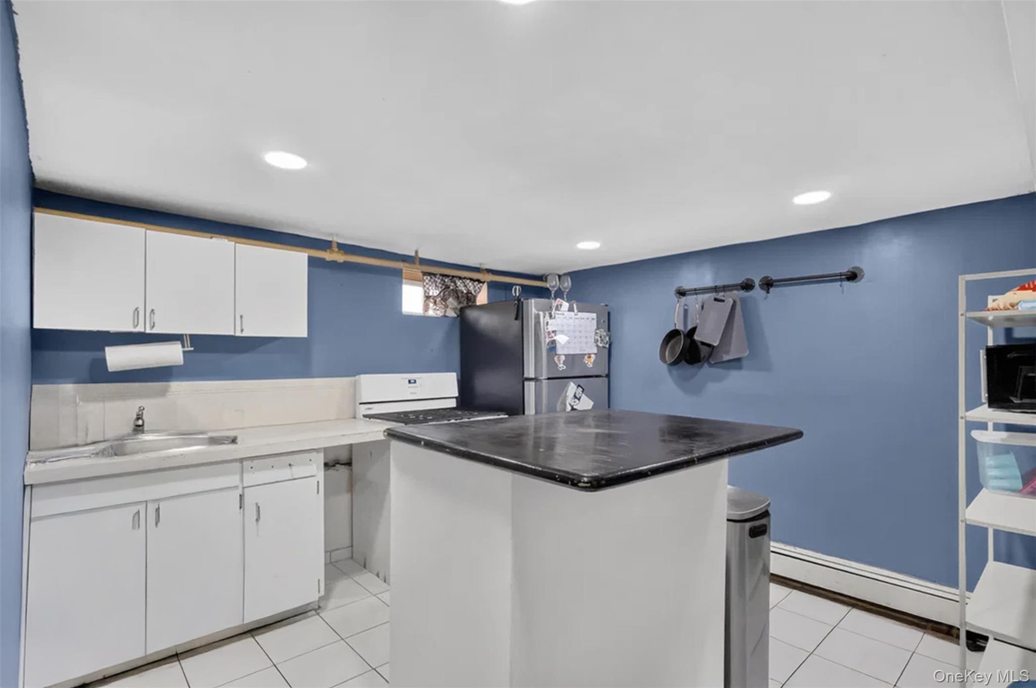 Single Family Phoebe Street Nassau County, NY 11010, MLS-1034827-21