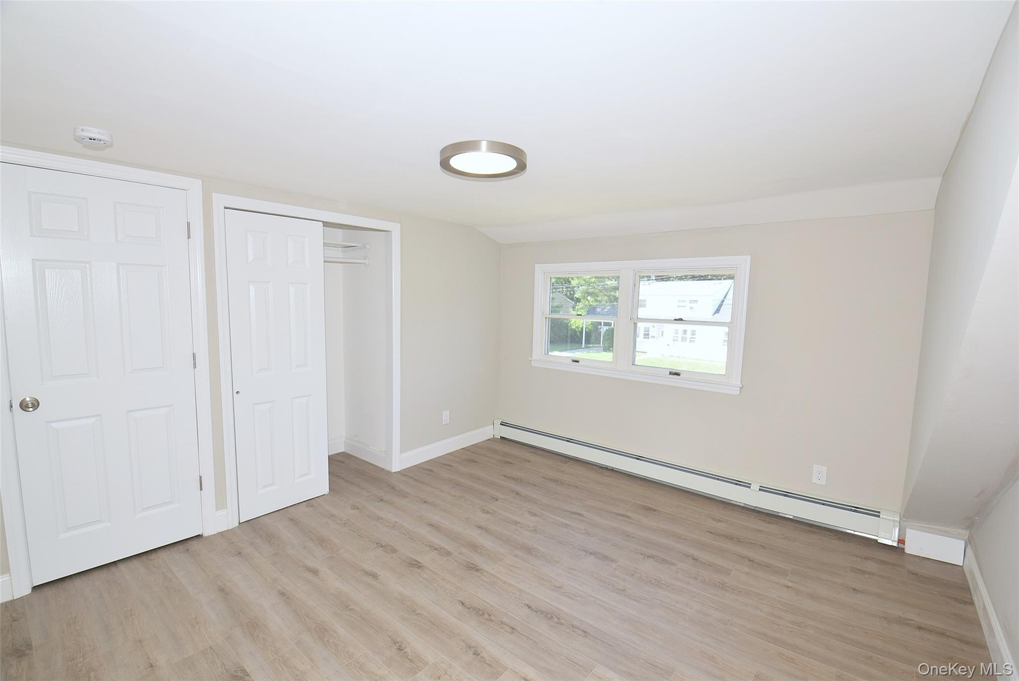 Single Family Raynor Street  Suffolk County, NY 11704, MLS-1034844-17